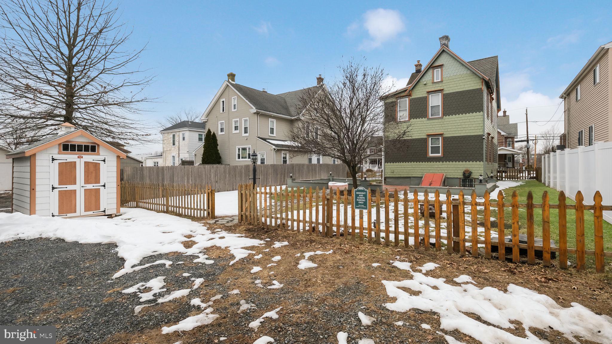 LANSDALE - Residential