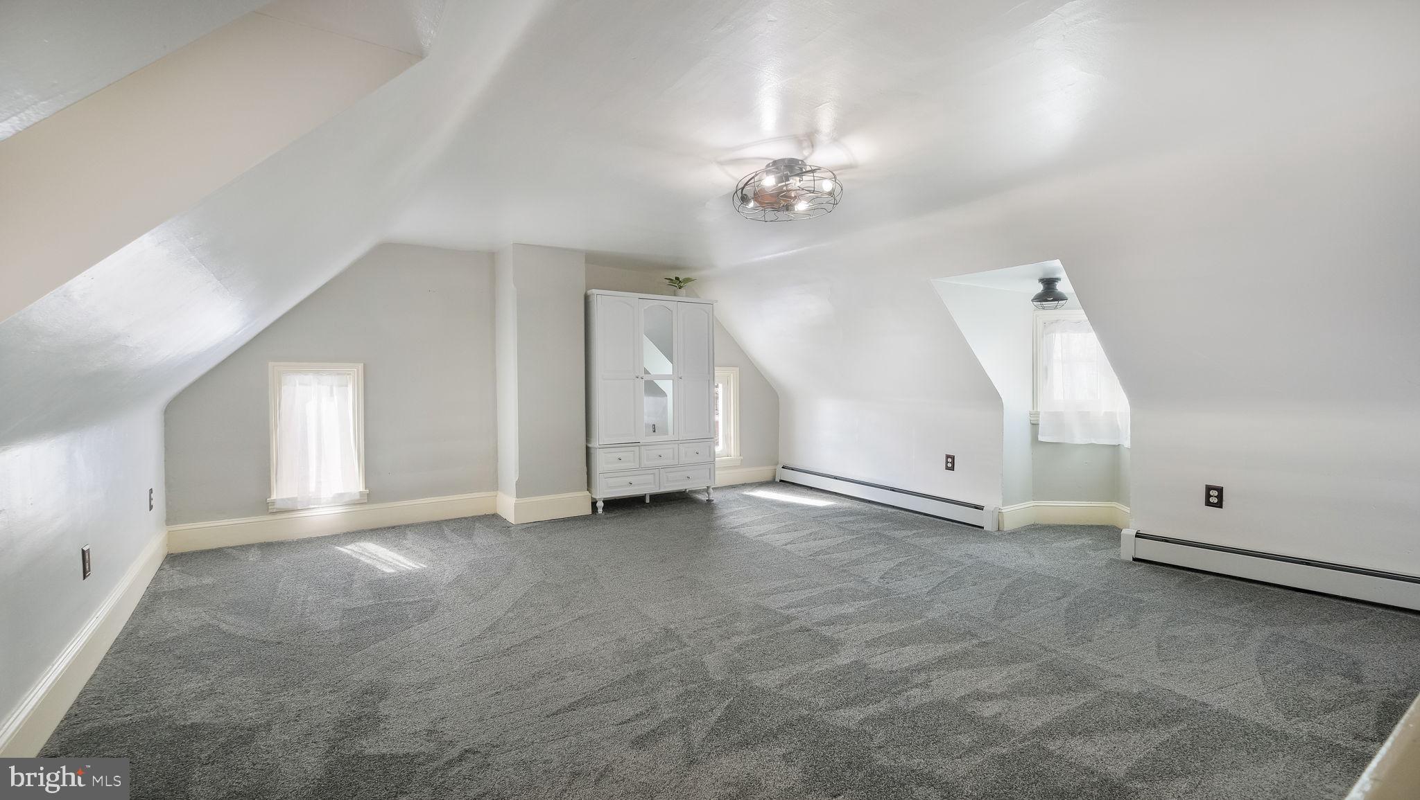 LANSDALE - Residential