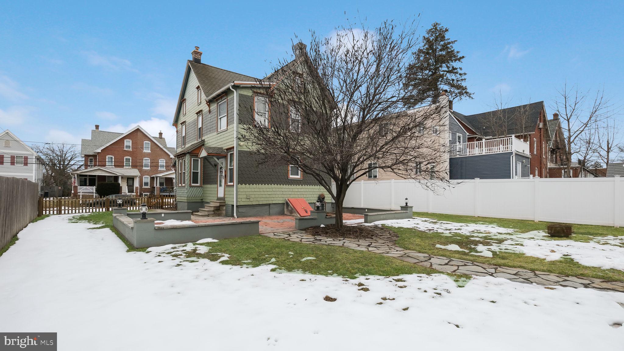 LANSDALE - Residential