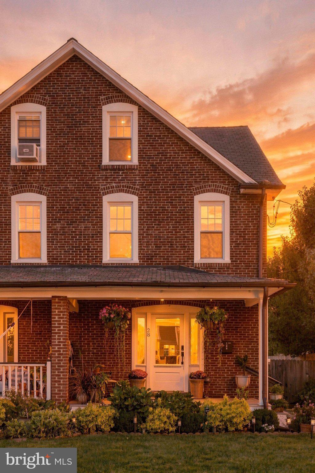 28 LEE AVENUE