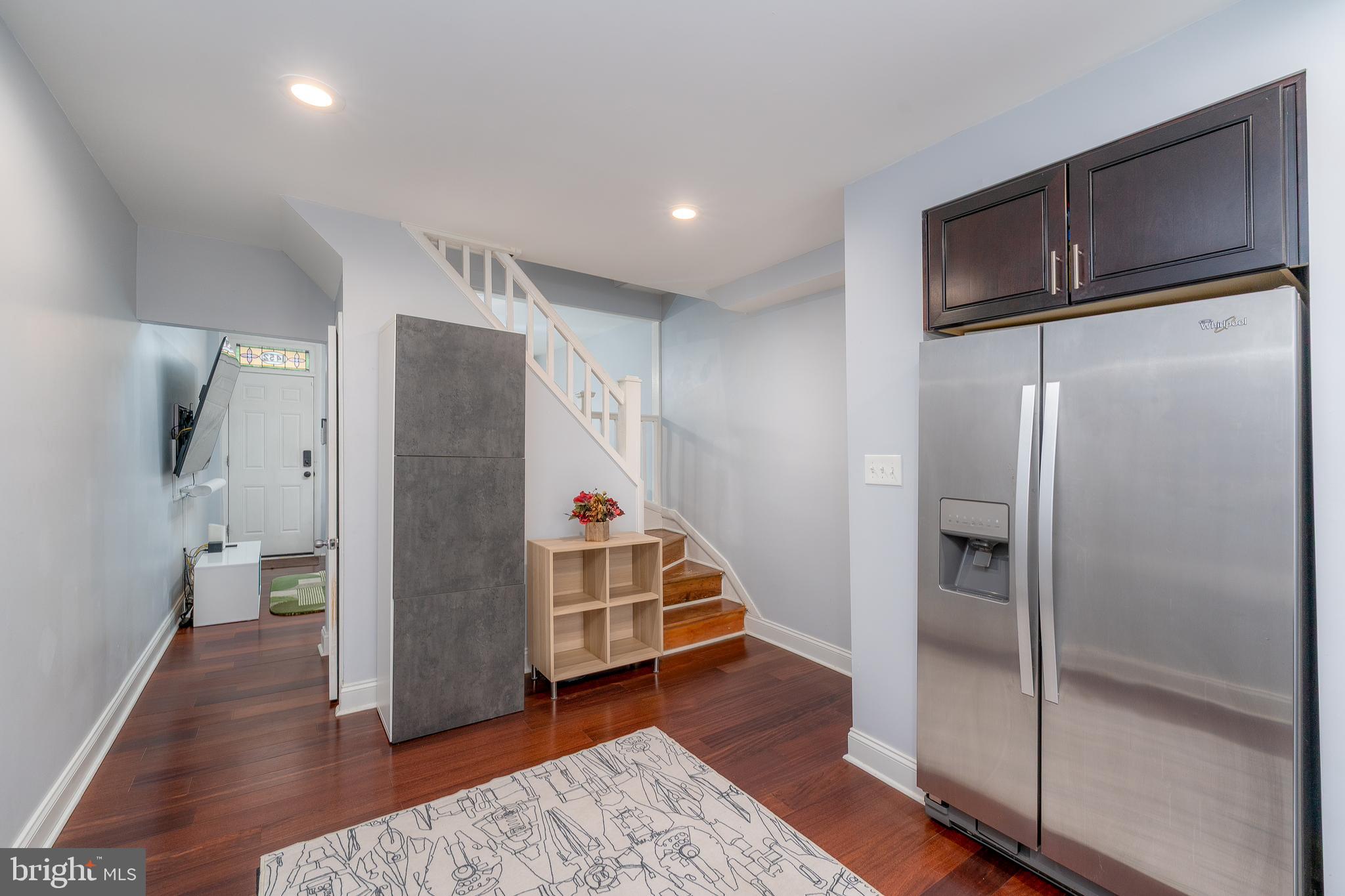 LOCUST POINT - Residential