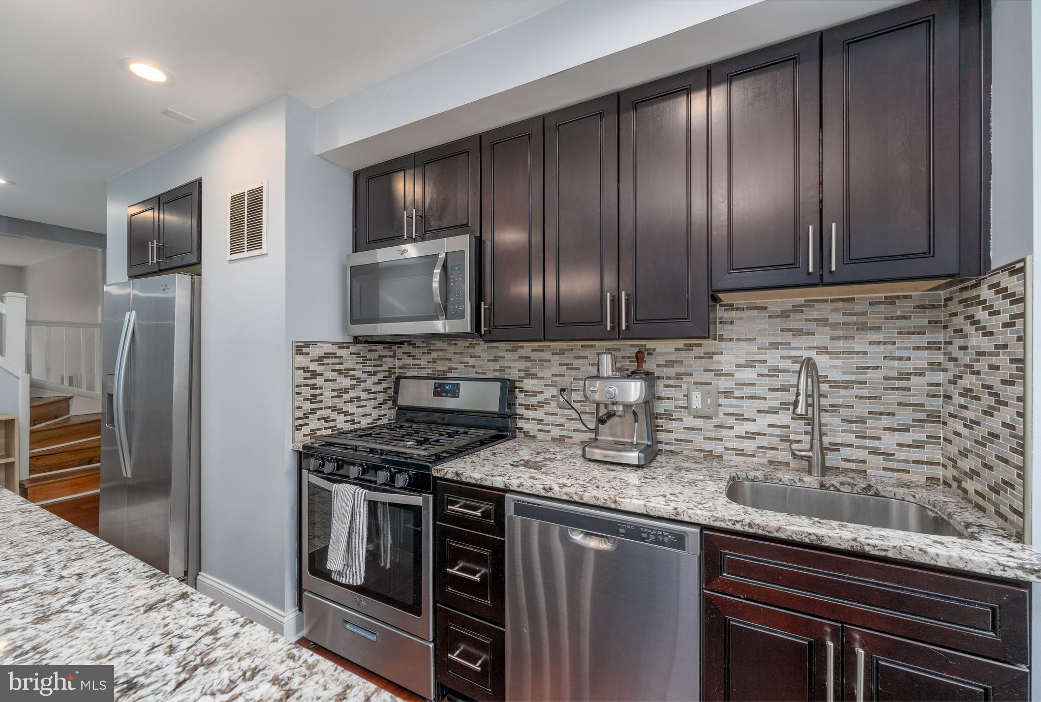 LOCUST POINT - Residential