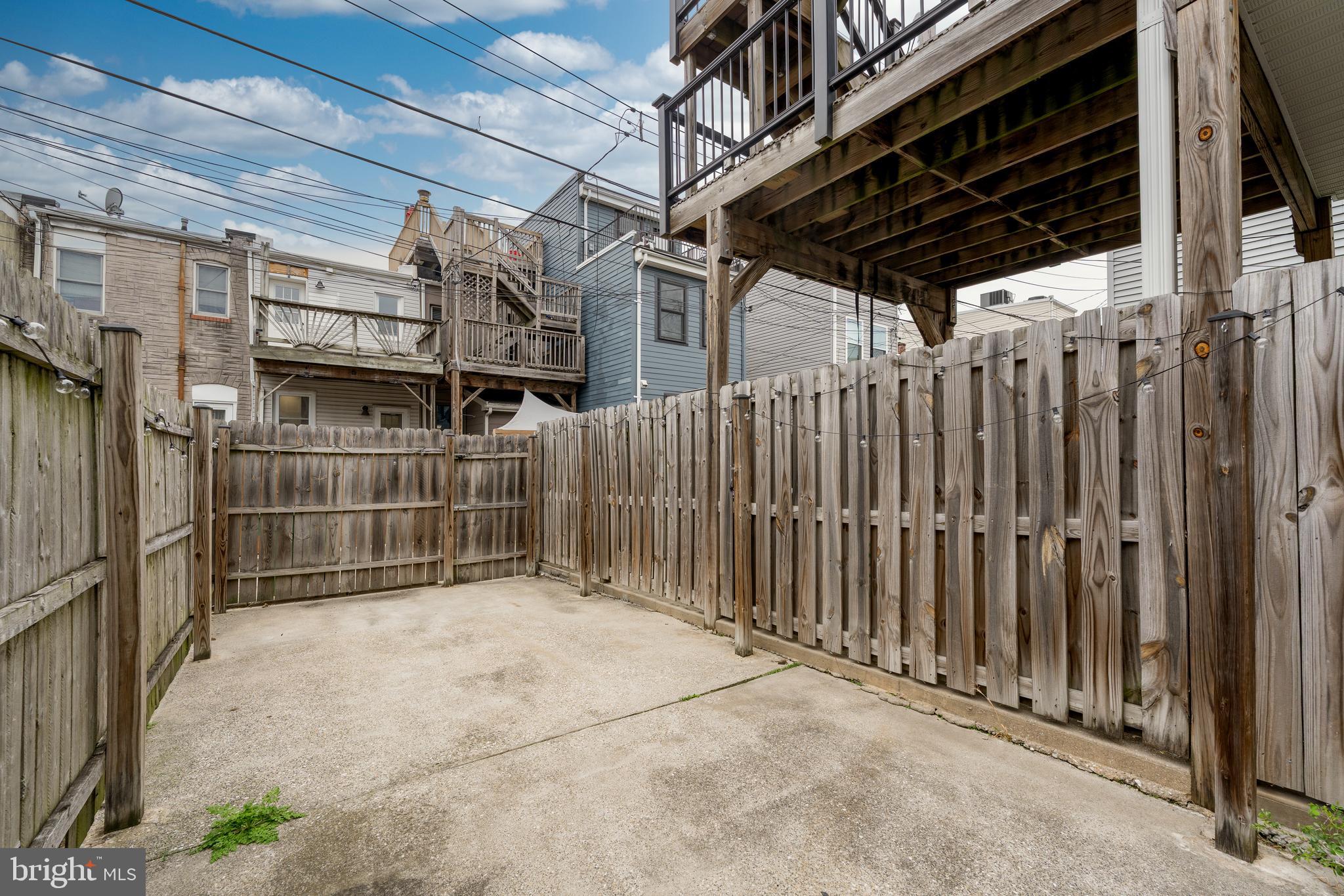 LOCUST POINT - Residential