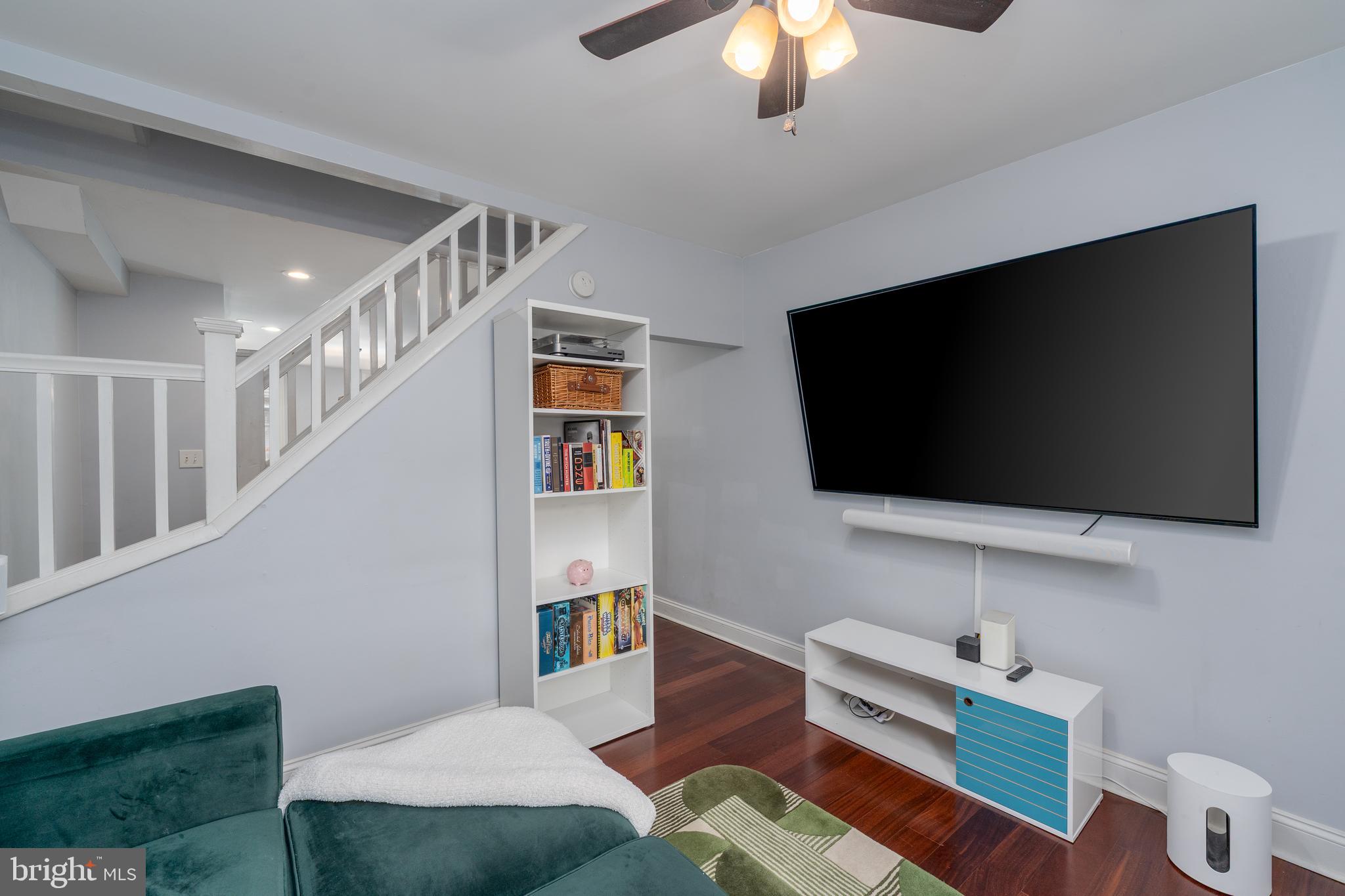 LOCUST POINT - Residential