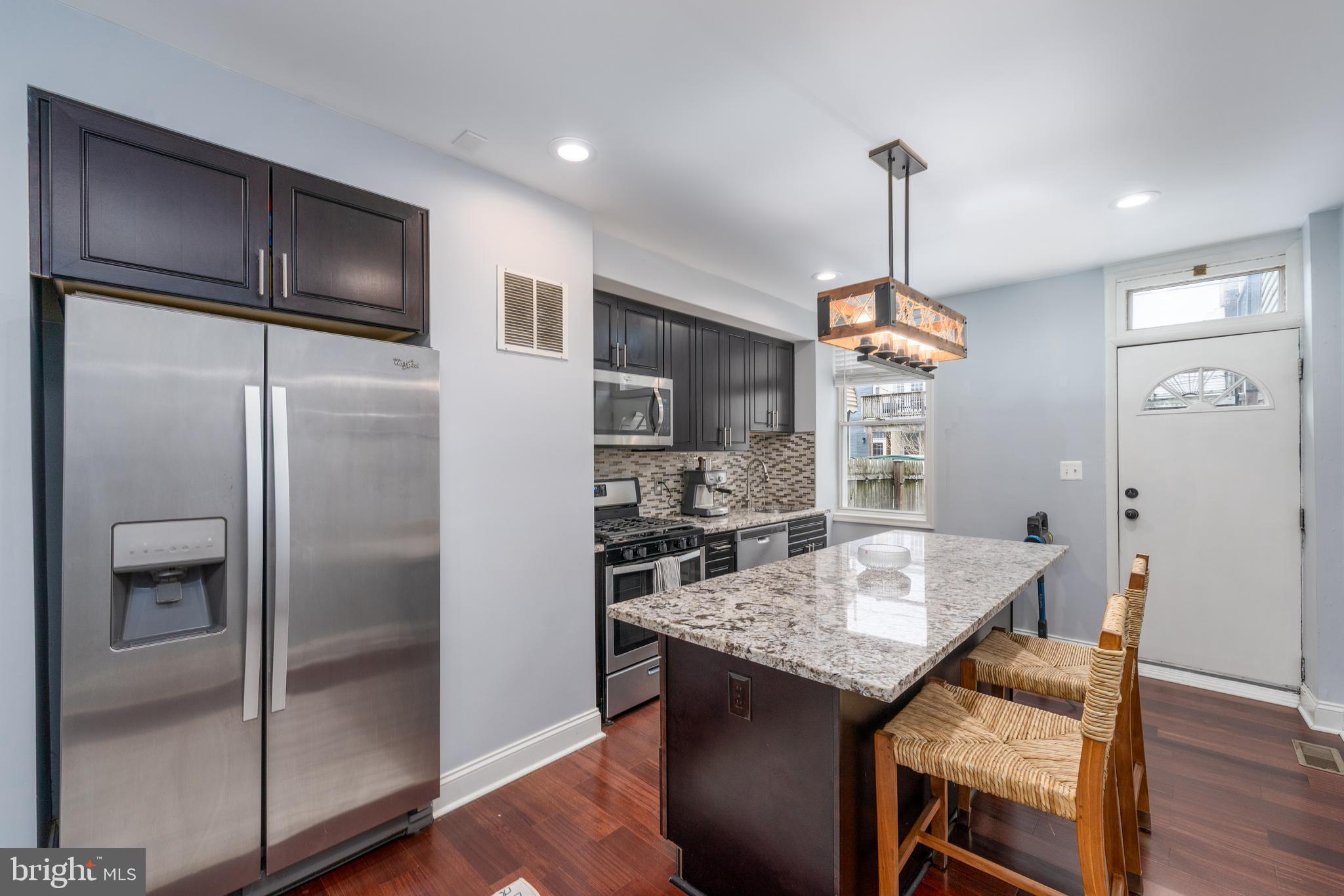 LOCUST POINT - Residential