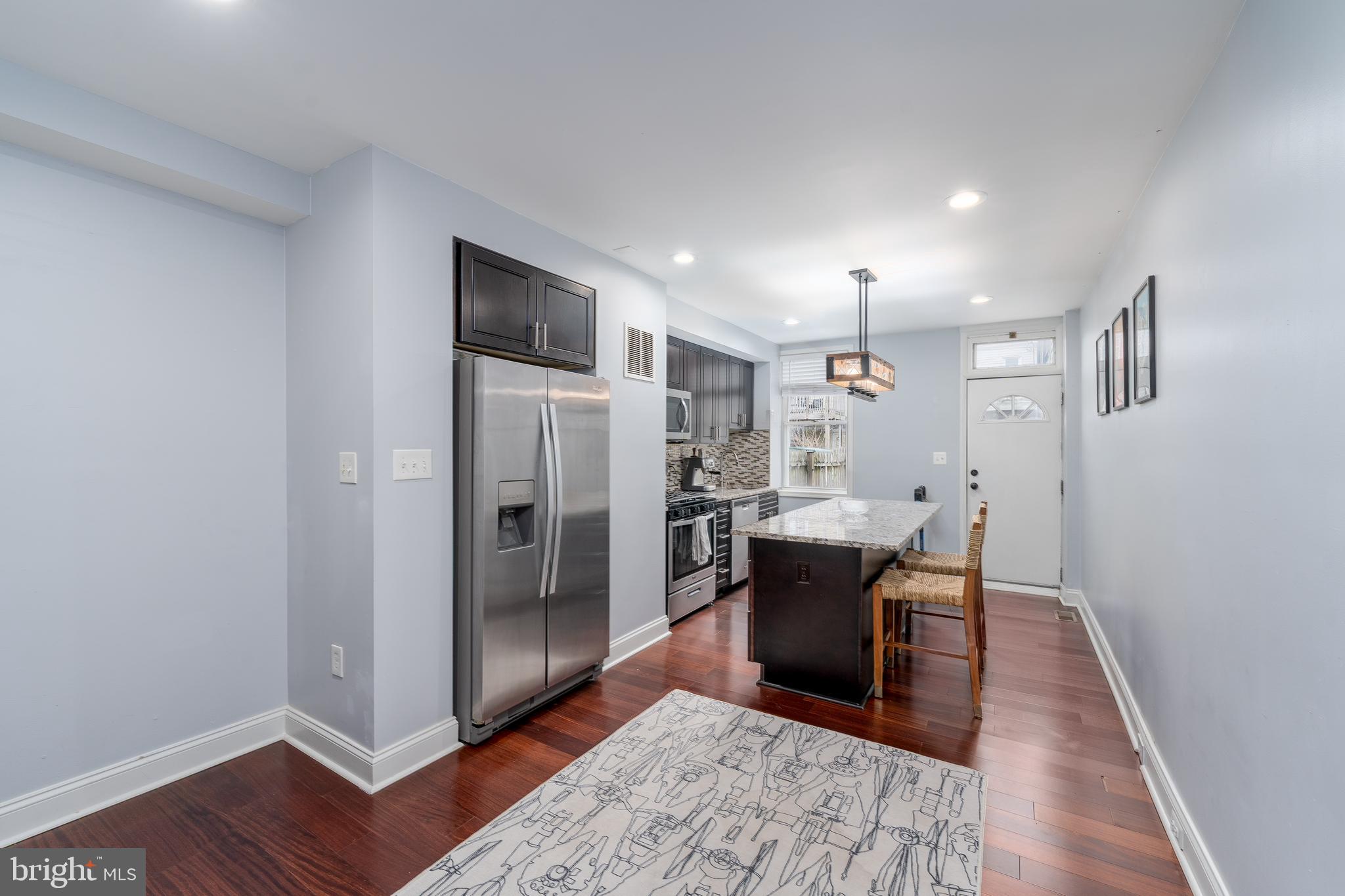 LOCUST POINT - Residential