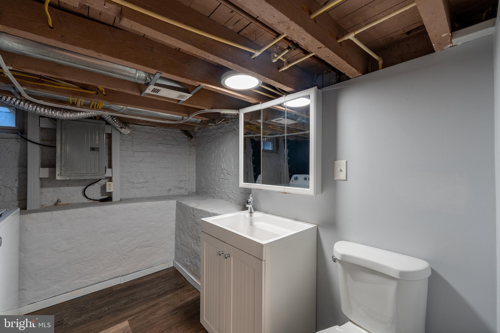 LOCUST POINT - Residential