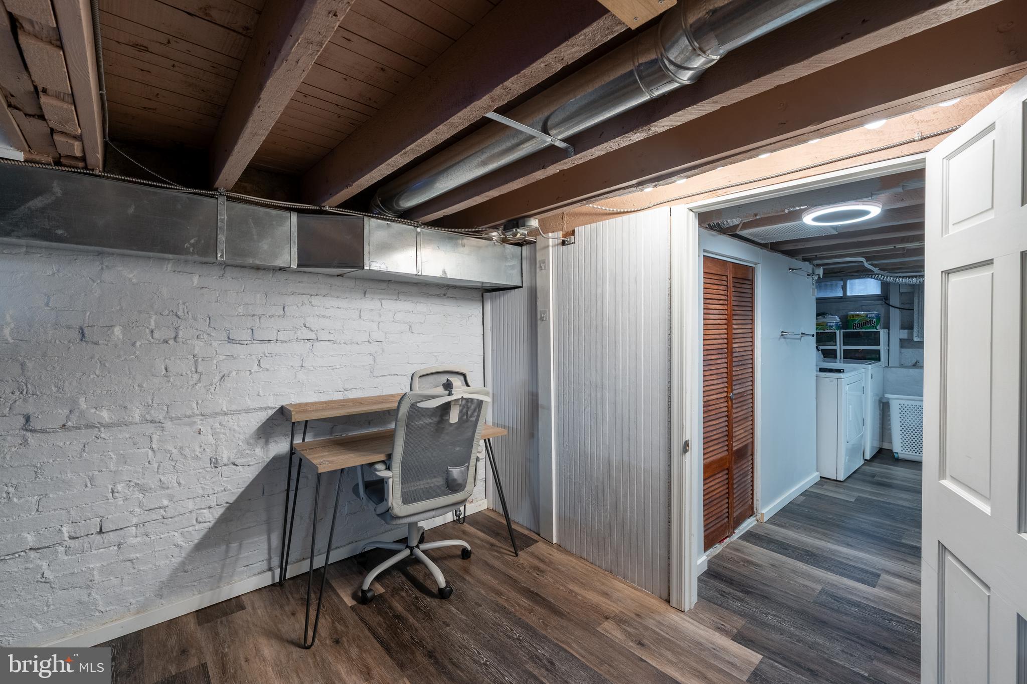 LOCUST POINT - Residential