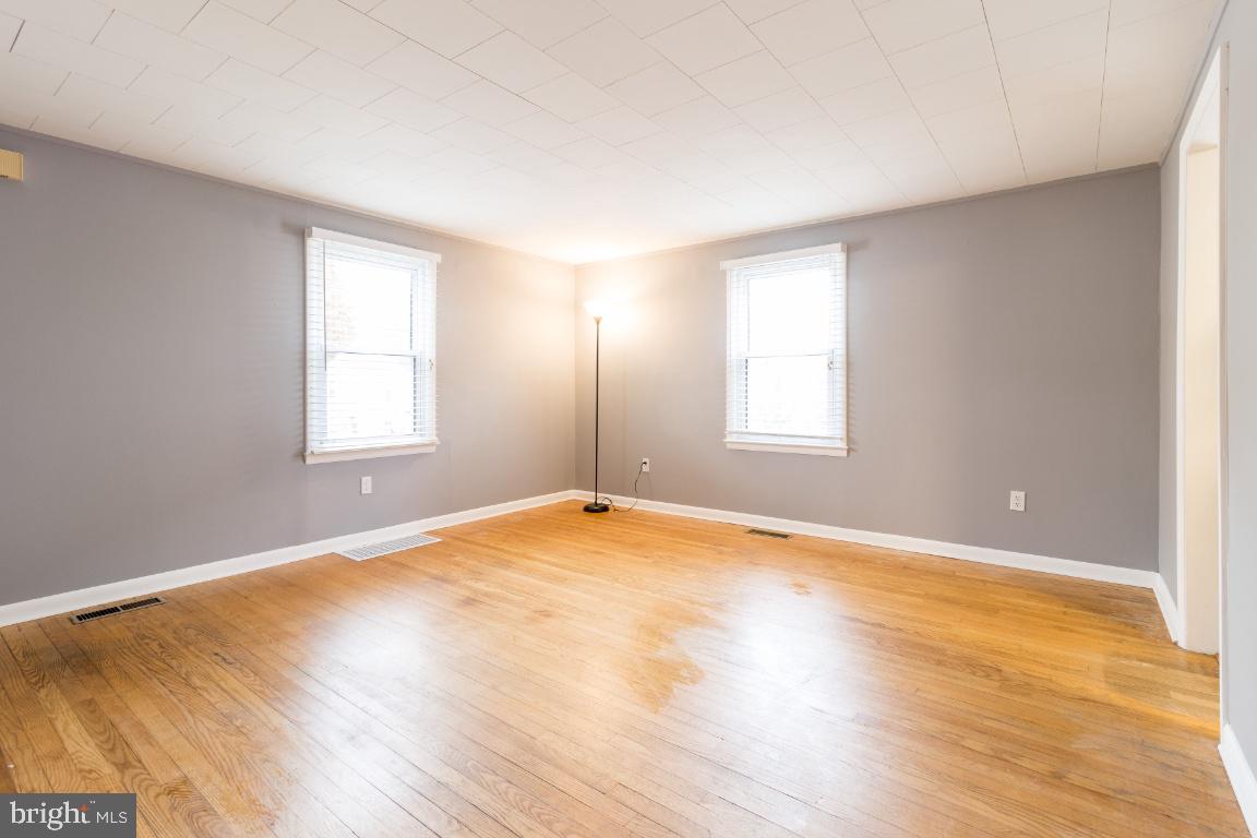 EDGEWATER - Residential