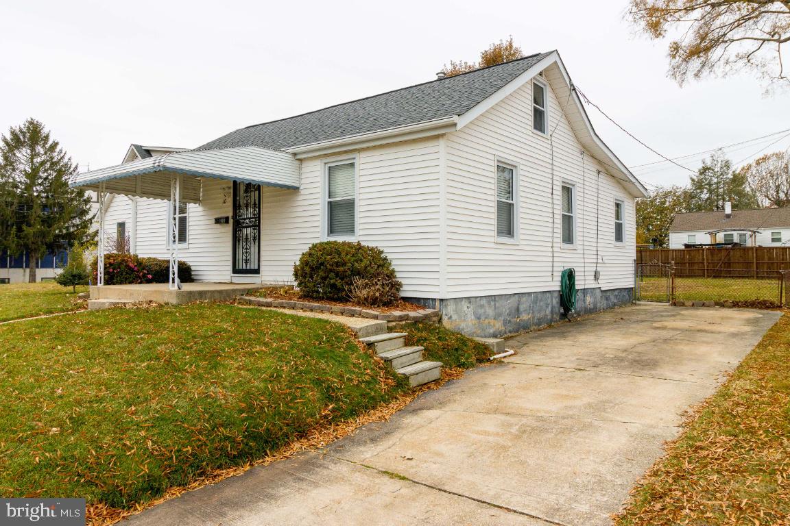 EDGEWATER - Residential