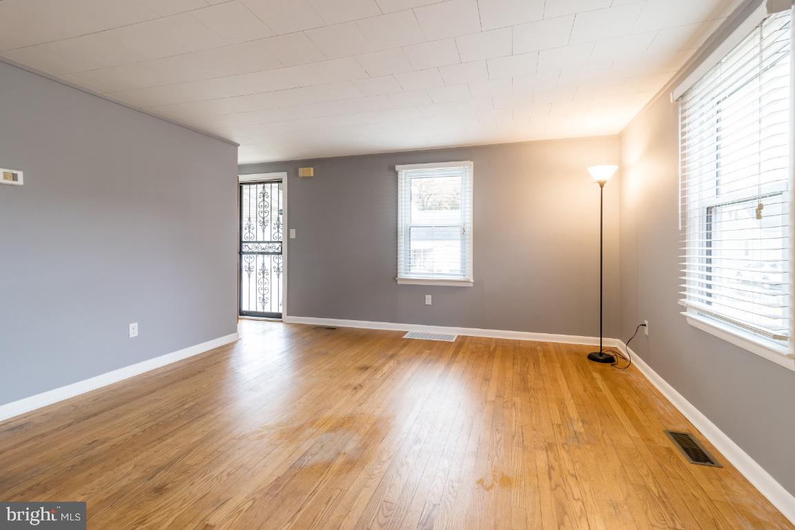 EDGEWATER - Residential