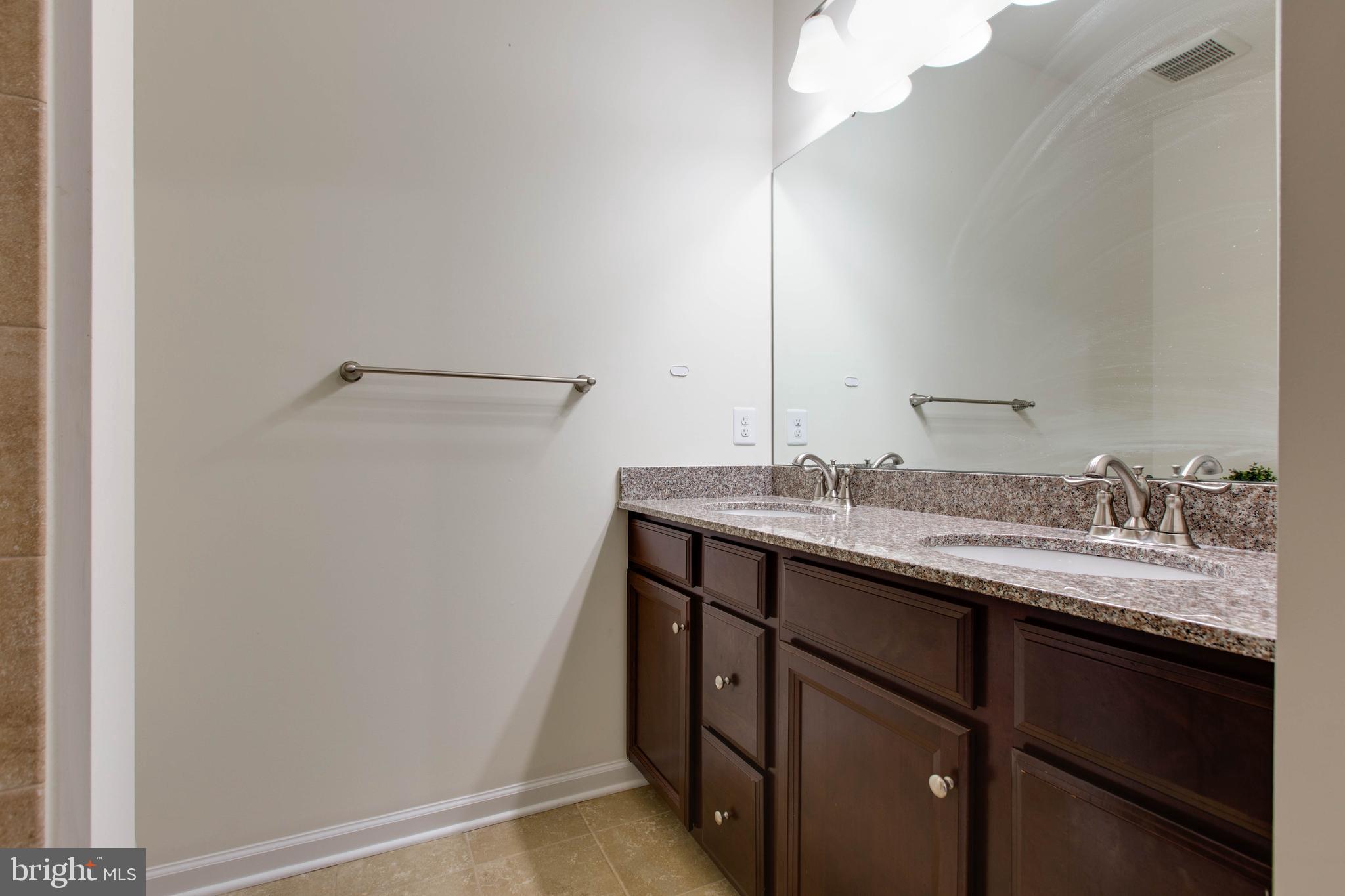 HOWARD SQUARE - Residential