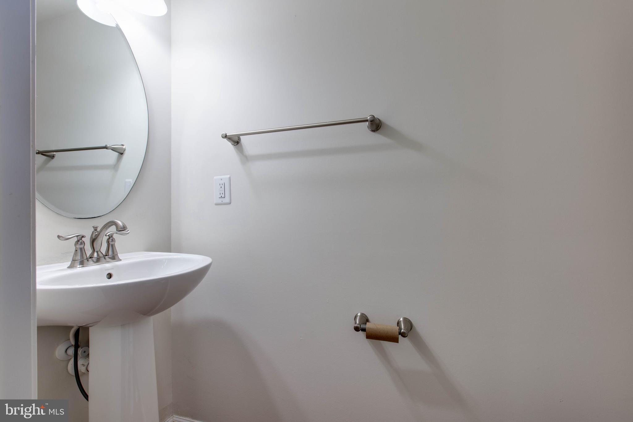 HOWARD SQUARE - Residential