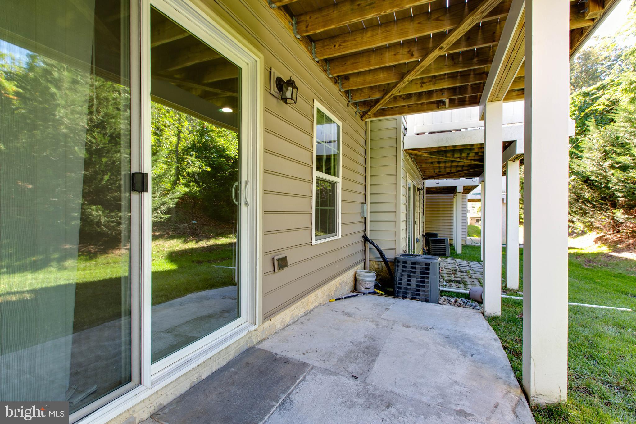 HOWARD SQUARE - Residential