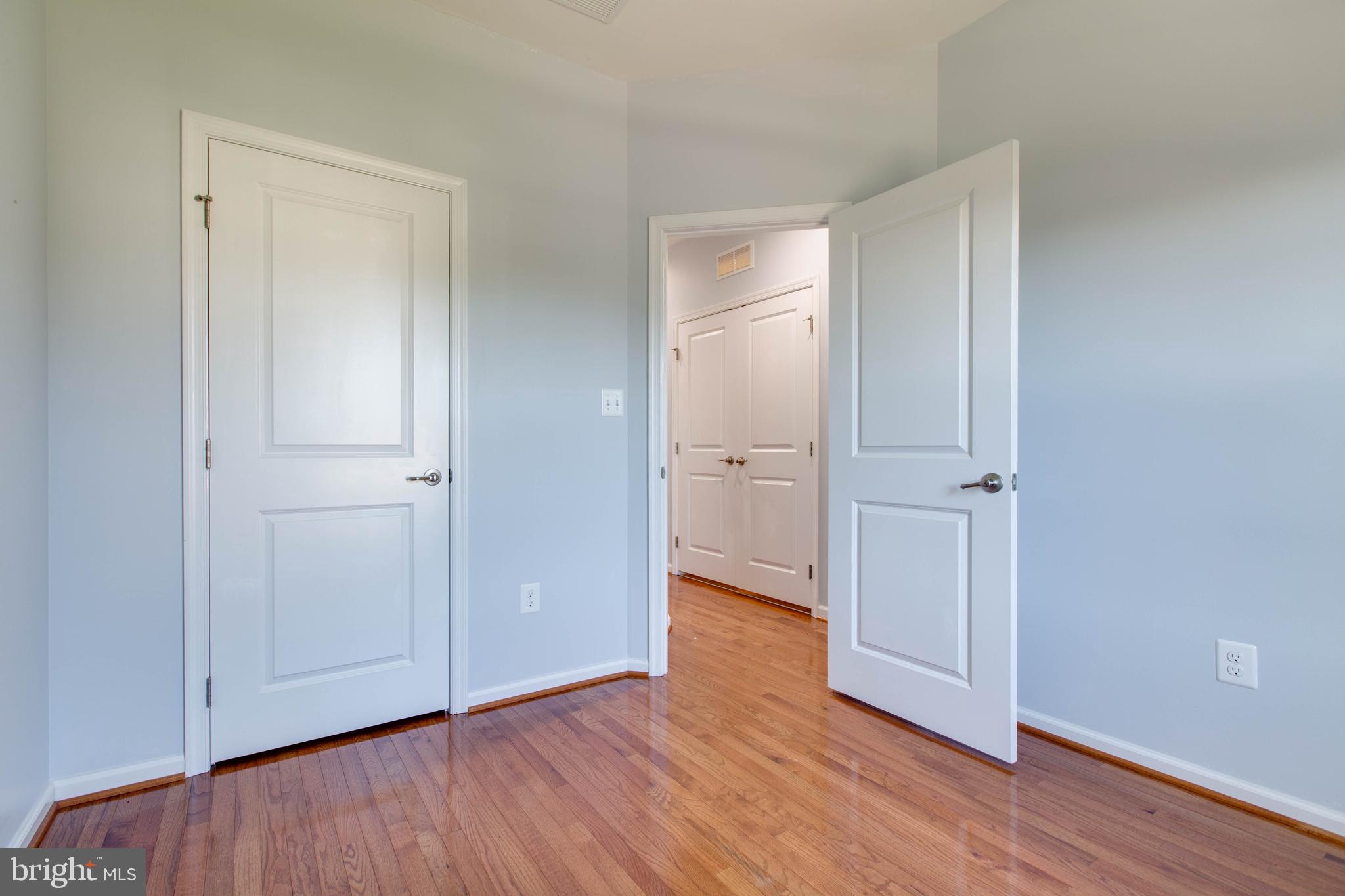 HOWARD SQUARE - Residential