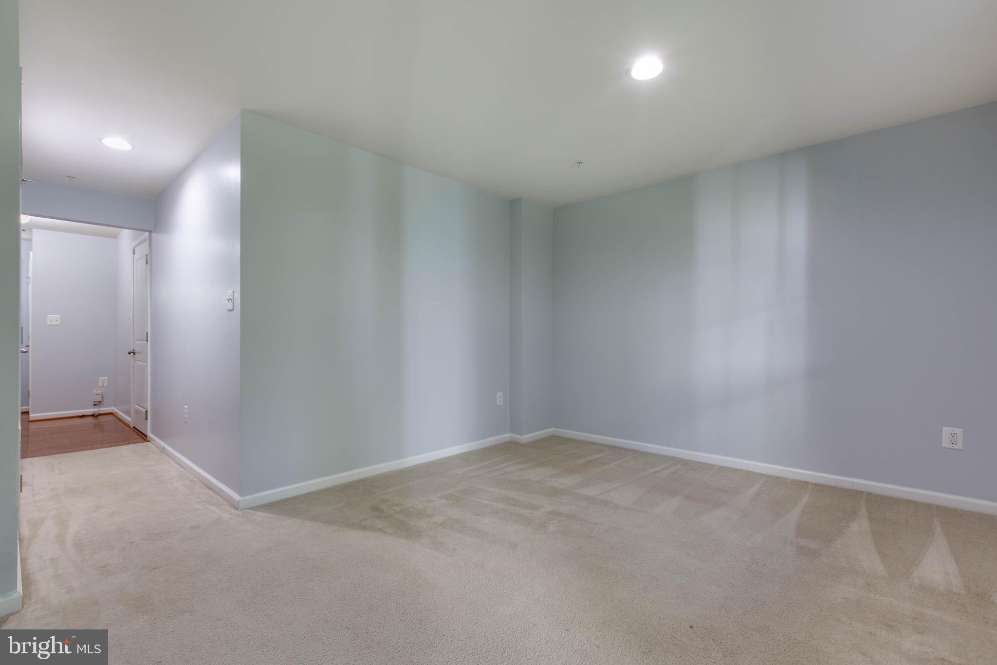 HOWARD SQUARE - Residential