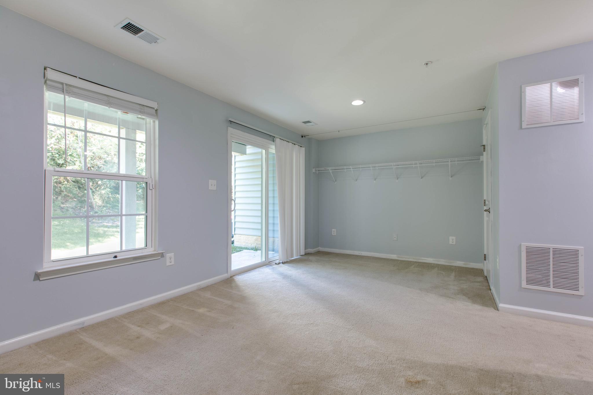 HOWARD SQUARE - Residential