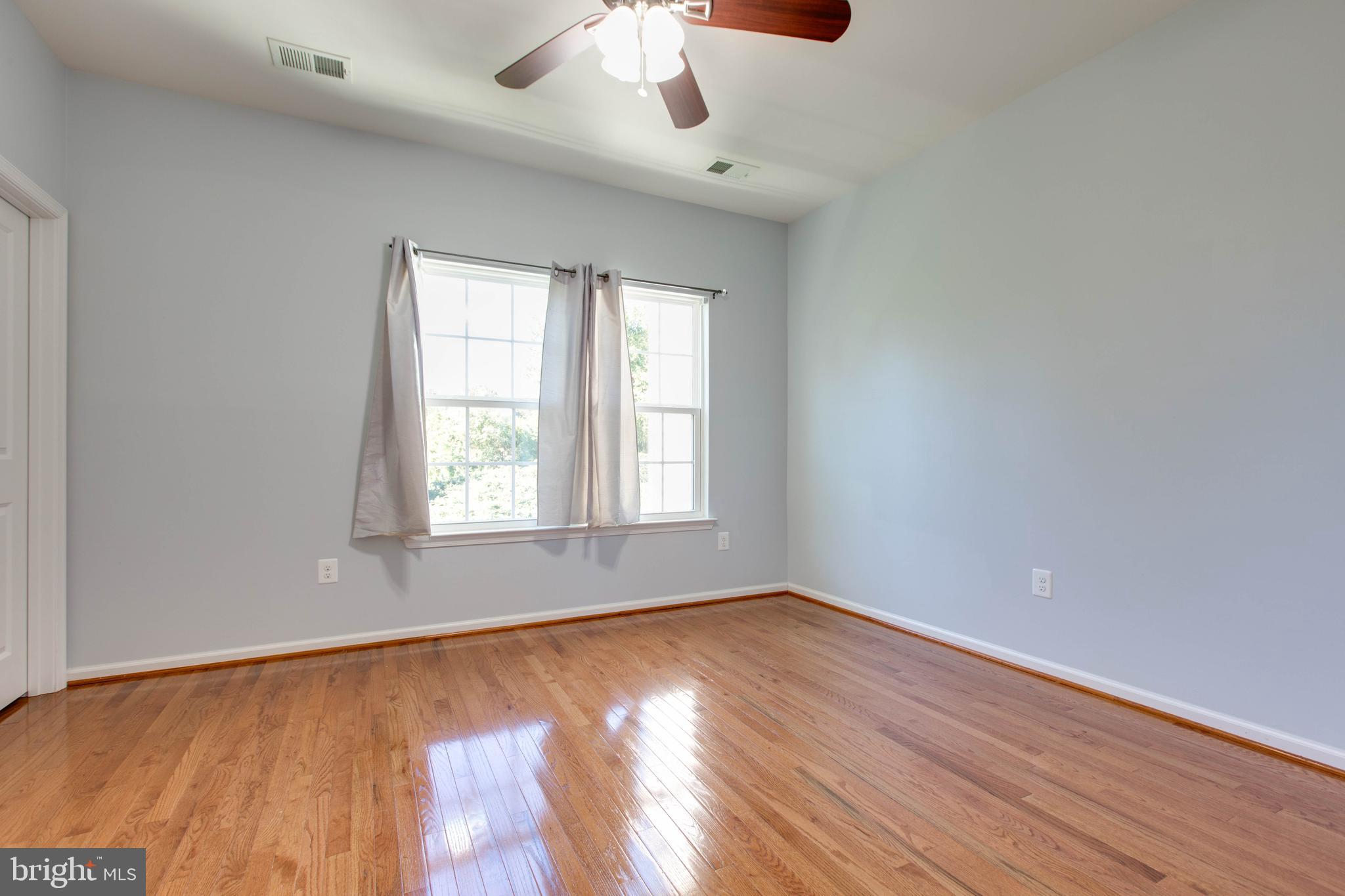 HOWARD SQUARE - Residential