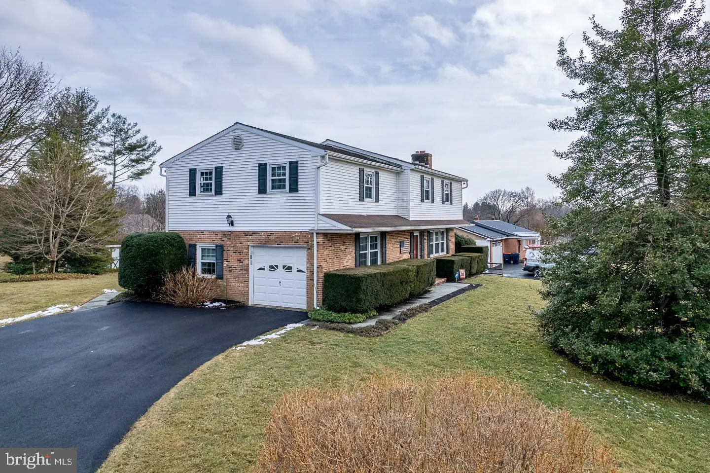 West Grove, Pennsylvania 19390, United States, 5 Bedrooms Bedrooms, ,3 BathroomsBathrooms,Residential,Pending,6823