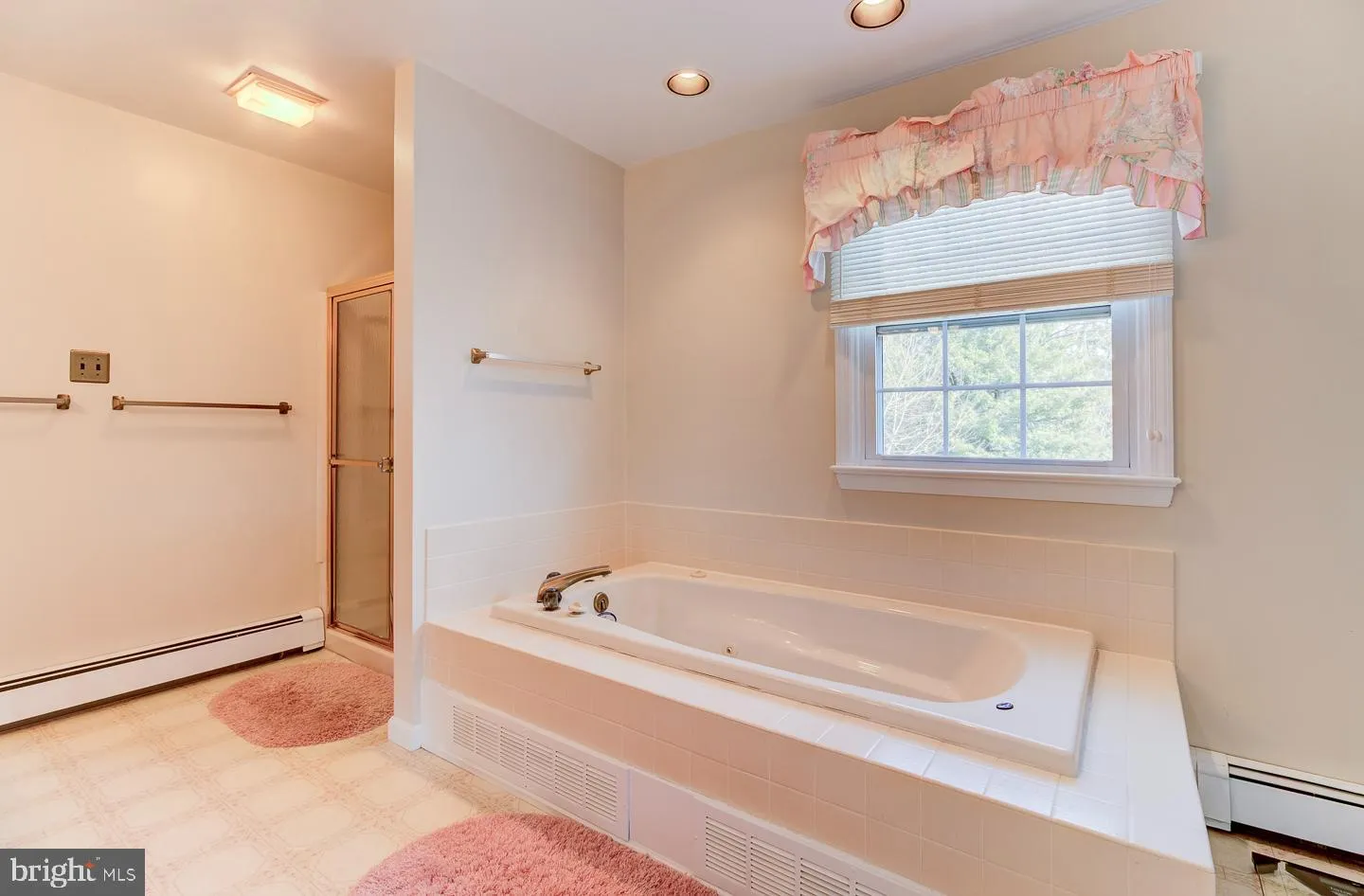 West Grove, Pennsylvania 19390, United States, 5 Bedrooms Bedrooms, ,3 BathroomsBathrooms,Residential,Pending,6823