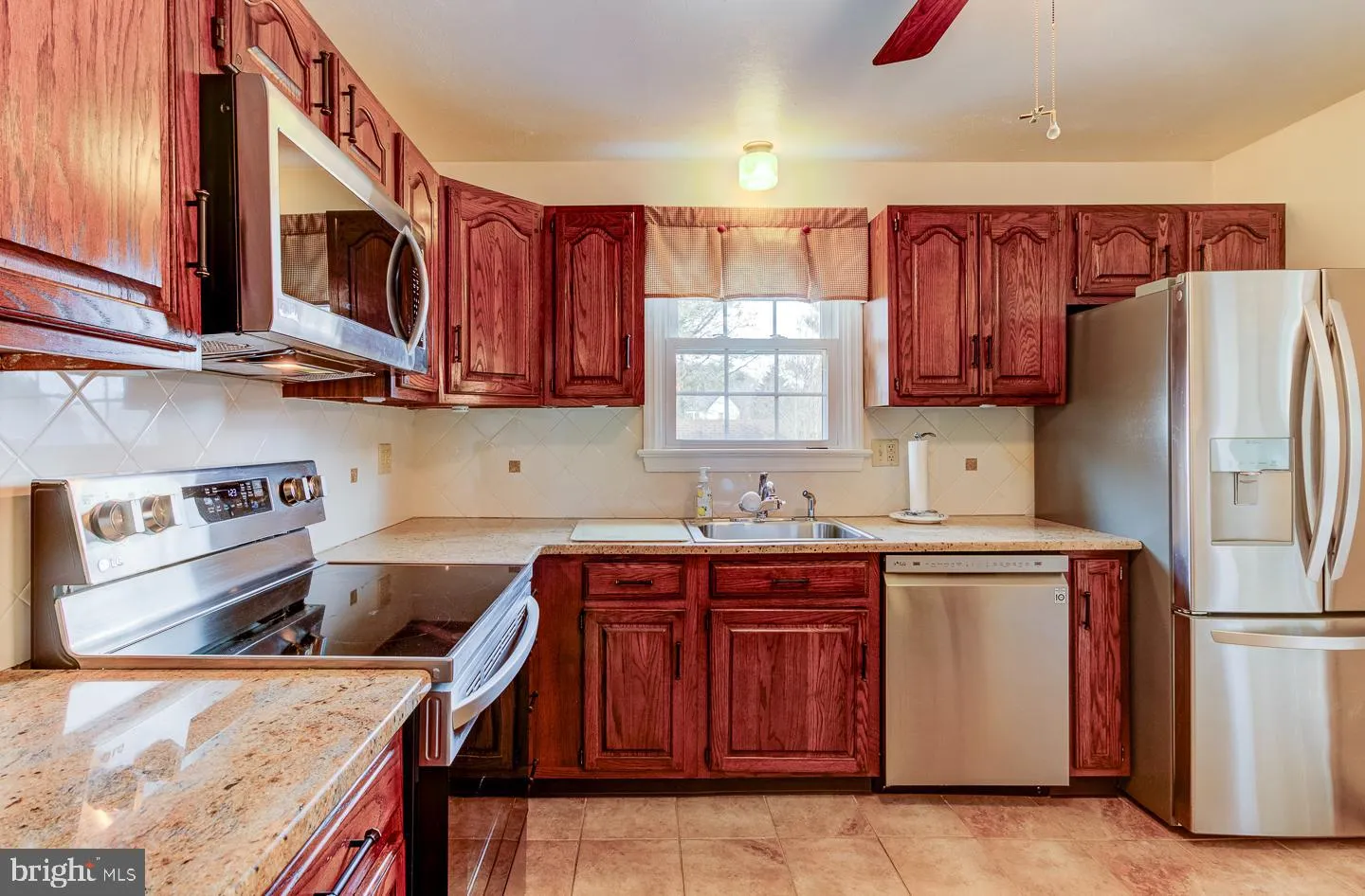 West Grove, Pennsylvania 19390, United States, 5 Bedrooms Bedrooms, ,3 BathroomsBathrooms,Residential,Pending,6823