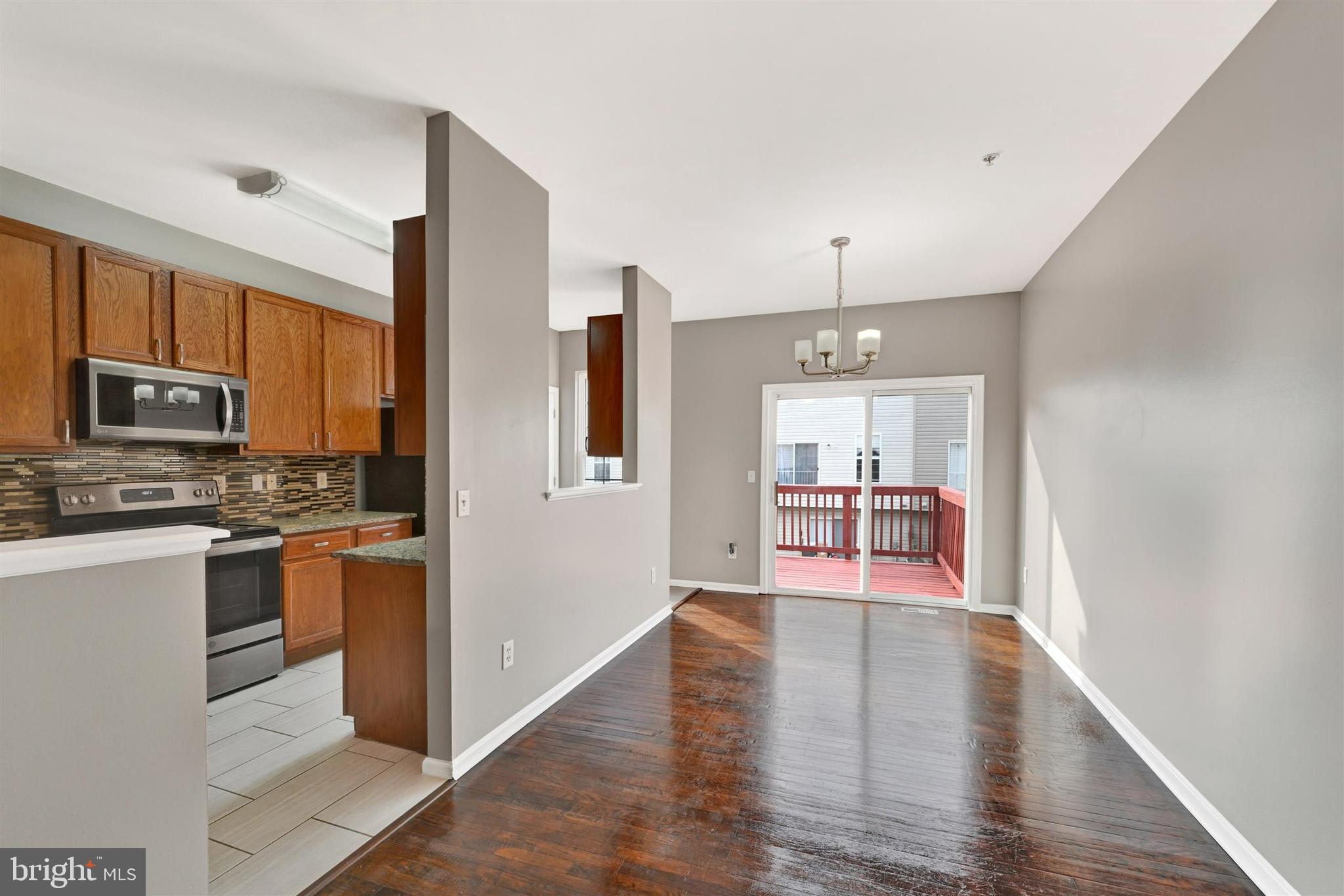 CARROLLWOOD MANOR - Residential