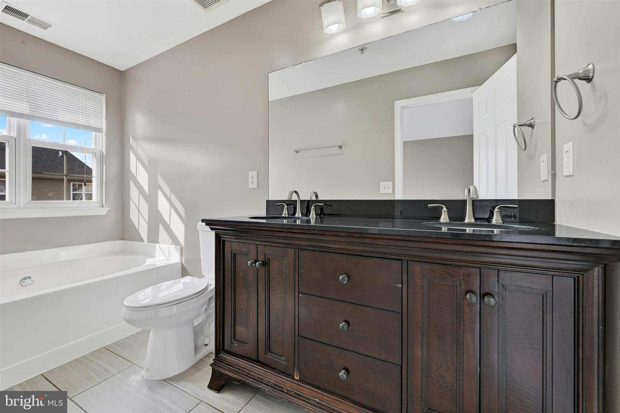 CARROLLWOOD MANOR - Residential