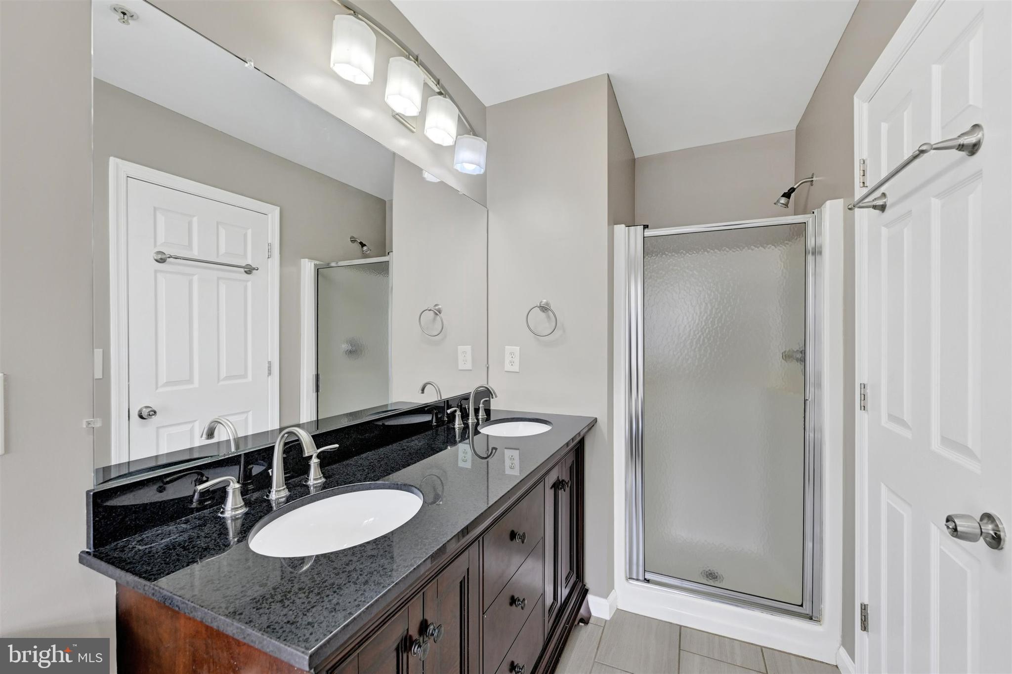 CARROLLWOOD MANOR - Residential