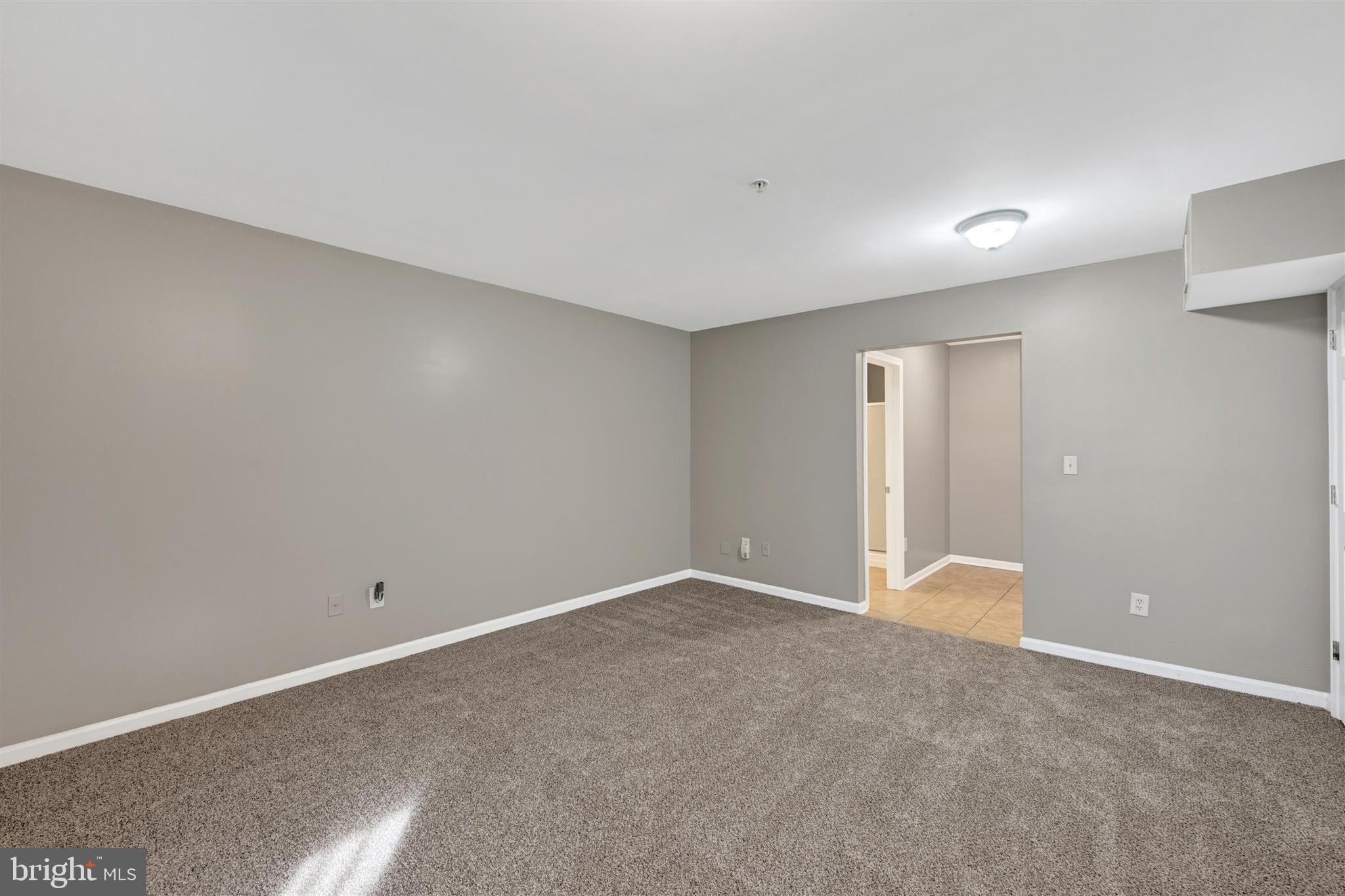 CARROLLWOOD MANOR - Residential