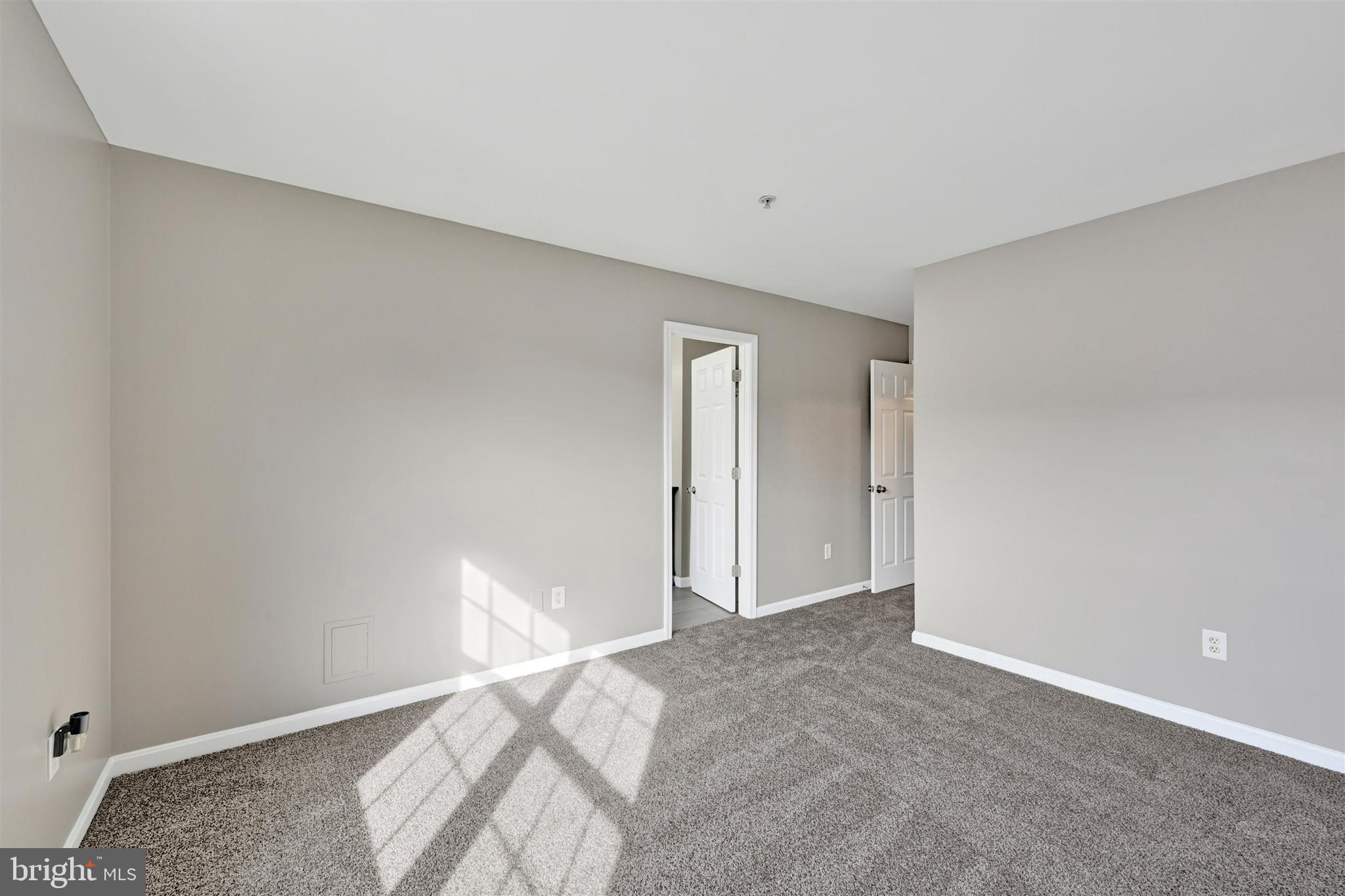 CARROLLWOOD MANOR - Residential