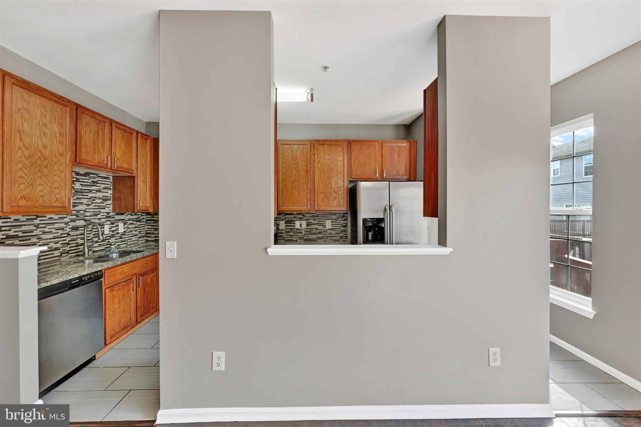 CARROLLWOOD MANOR - Residential