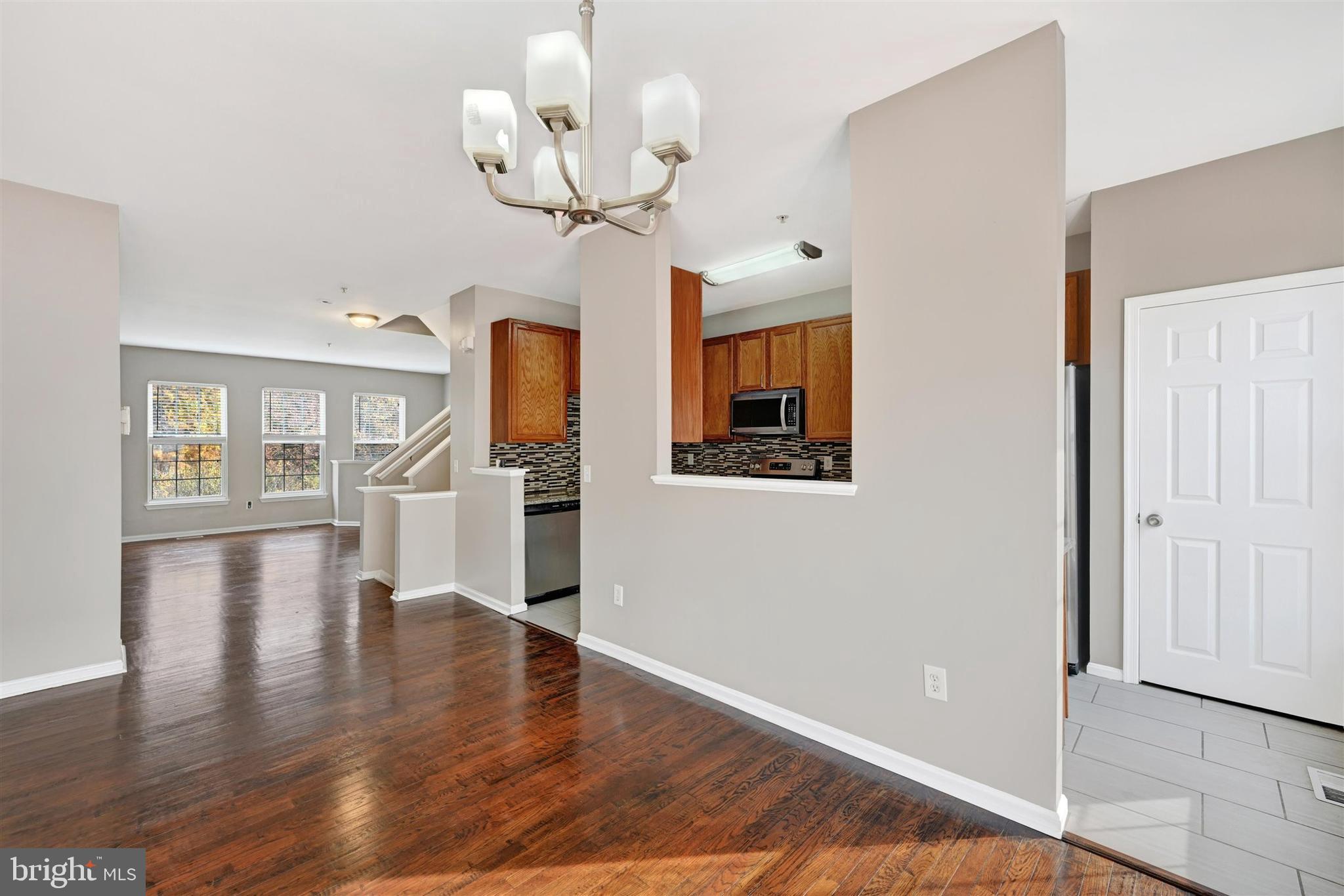 CARROLLWOOD MANOR - Residential