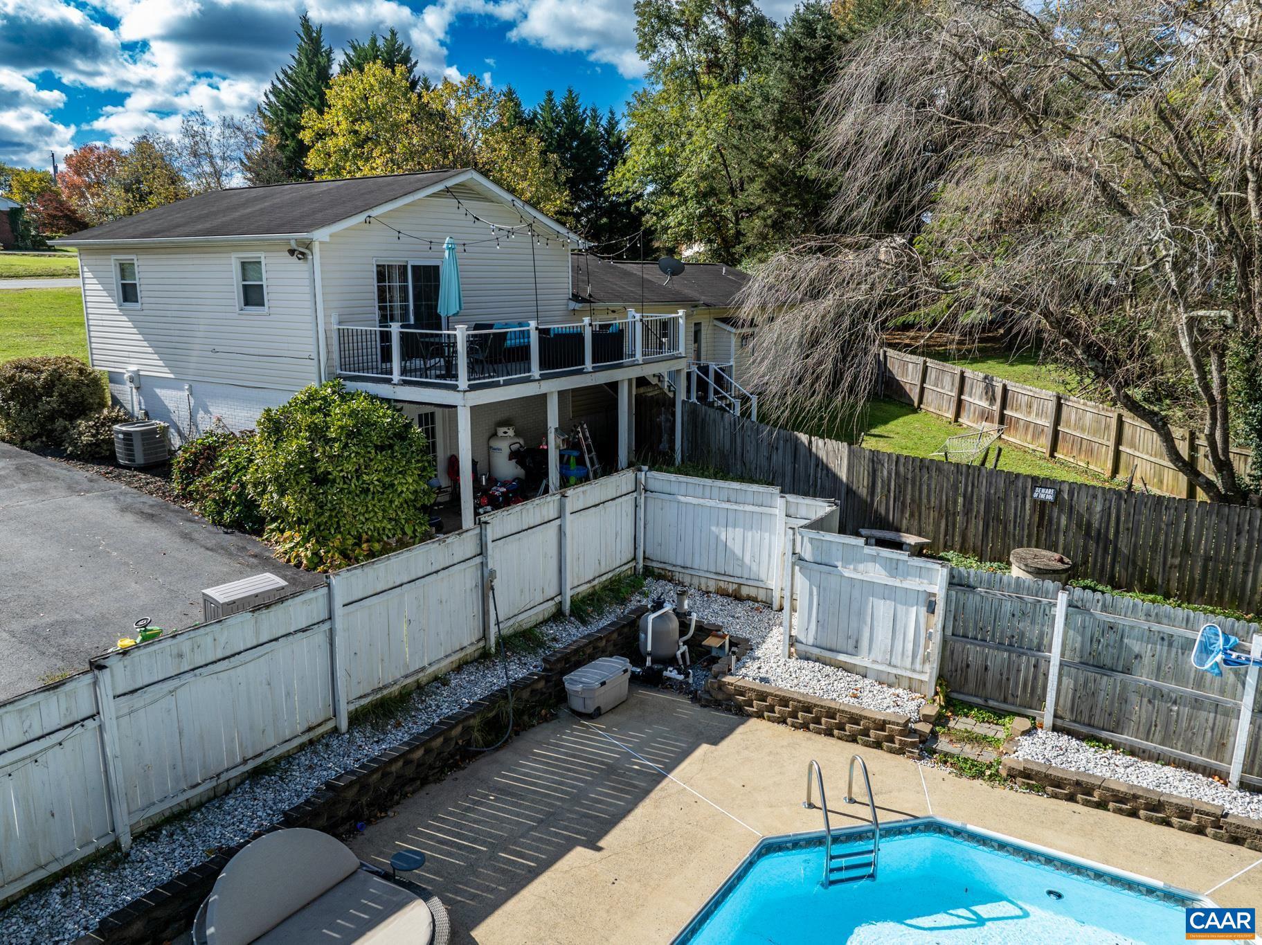 GOLDEN HILLS - Residential