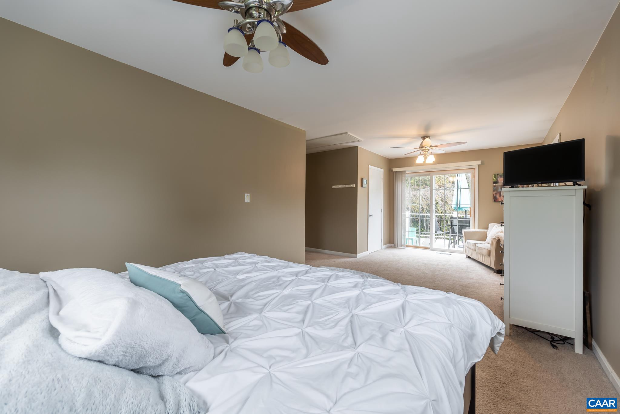 GOLDEN HILLS - Residential