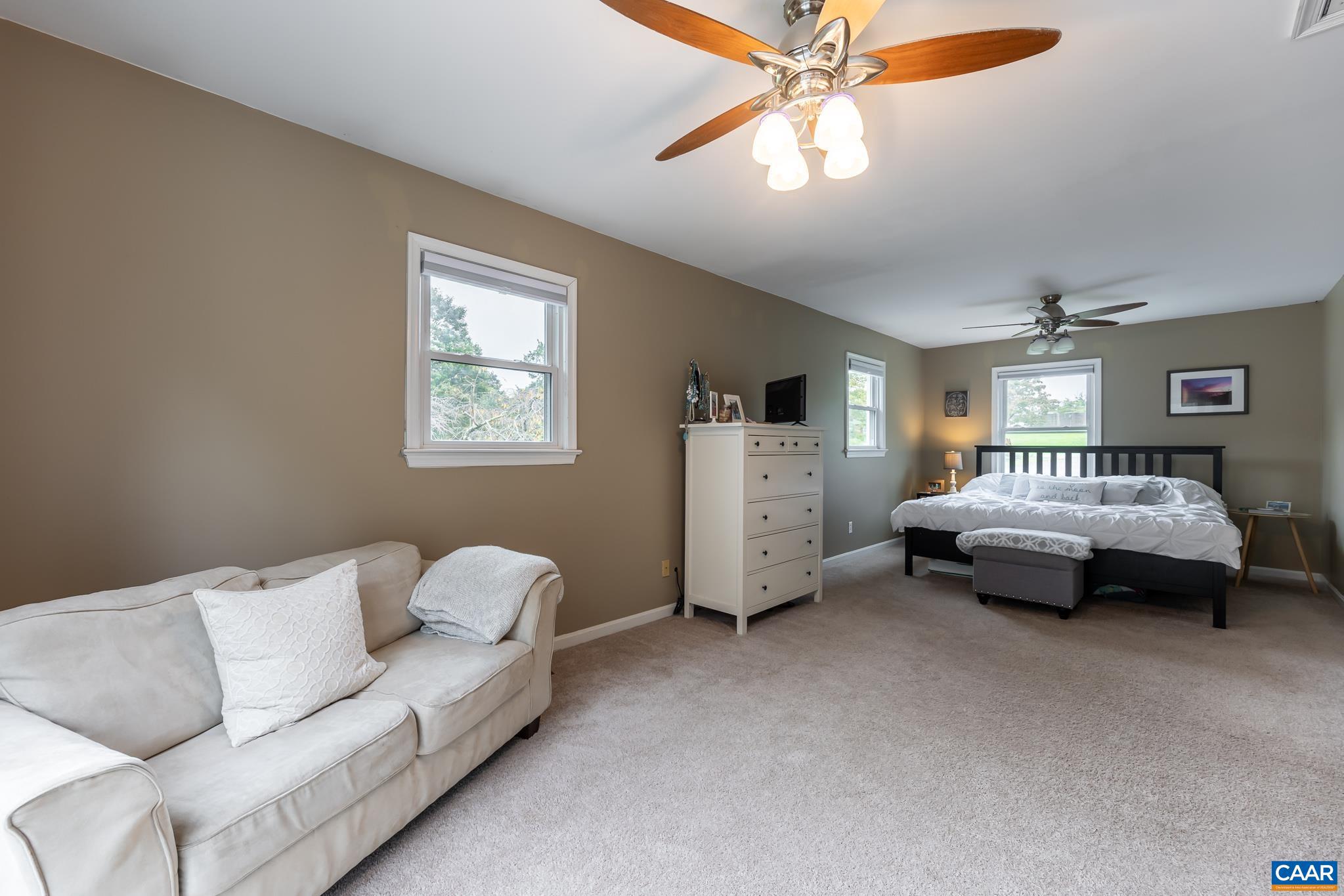 GOLDEN HILLS - Residential