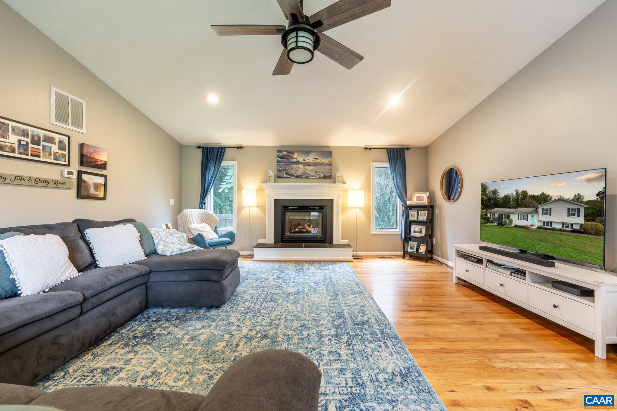 GOLDEN HILLS - Residential