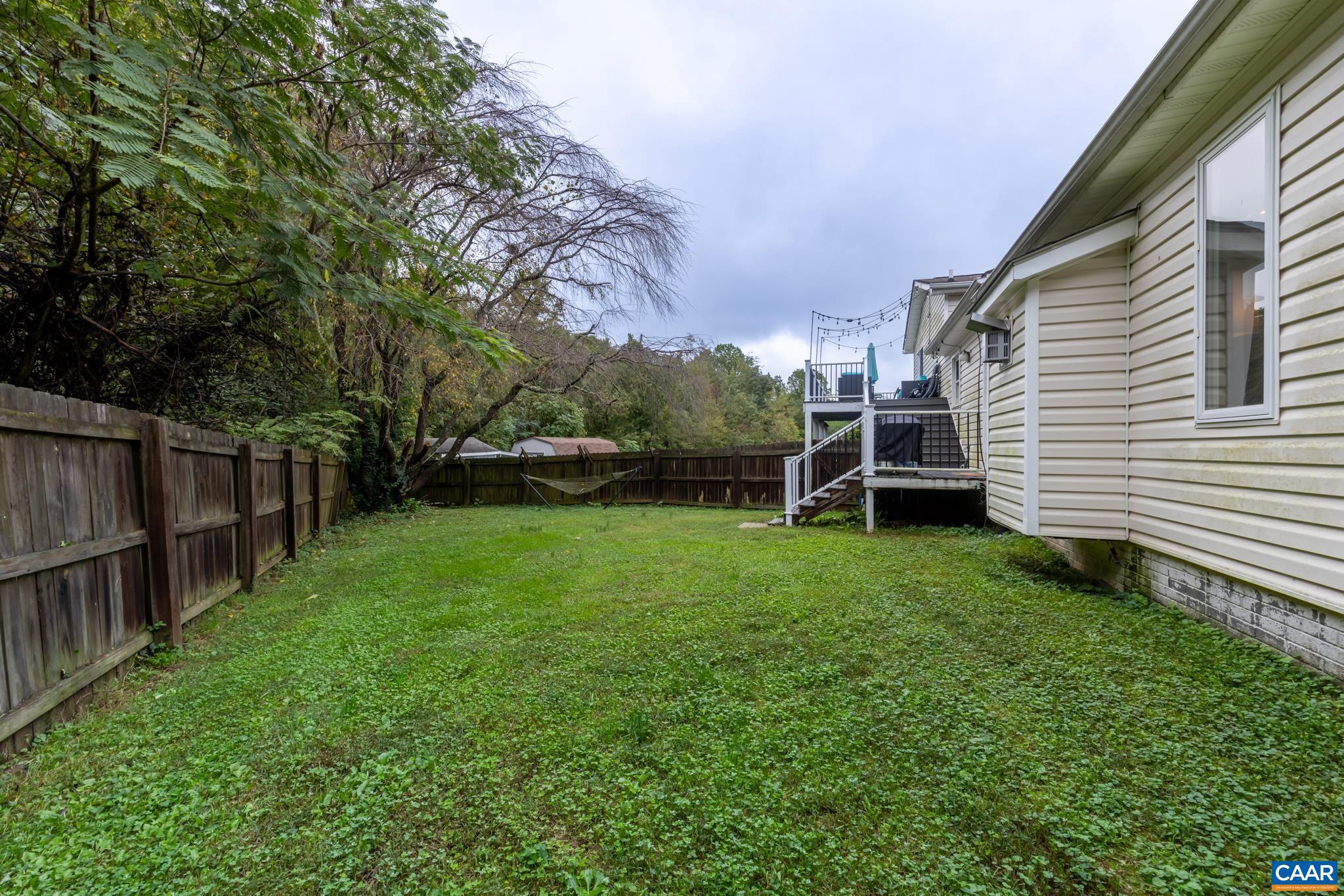 GOLDEN HILLS - Residential