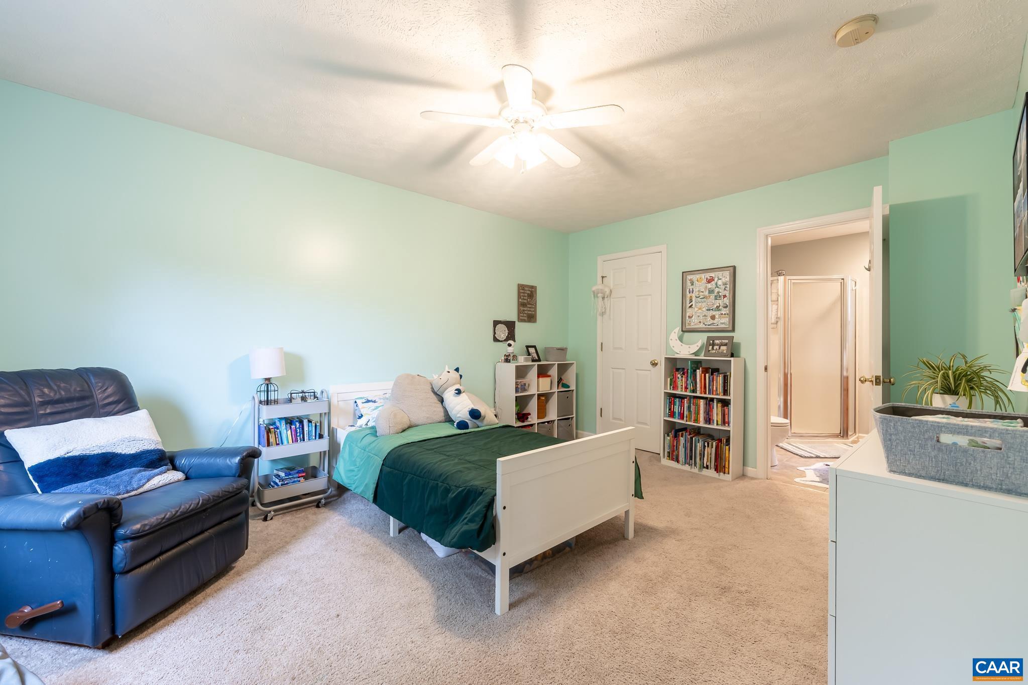 GOLDEN HILLS - Residential