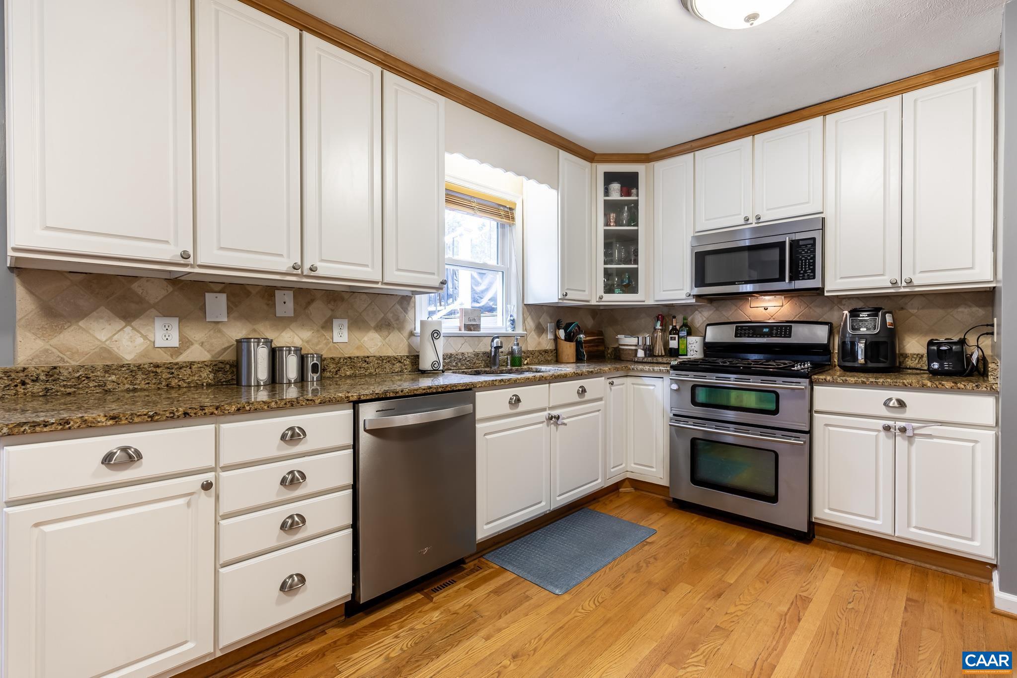 GOLDEN HILLS - Residential