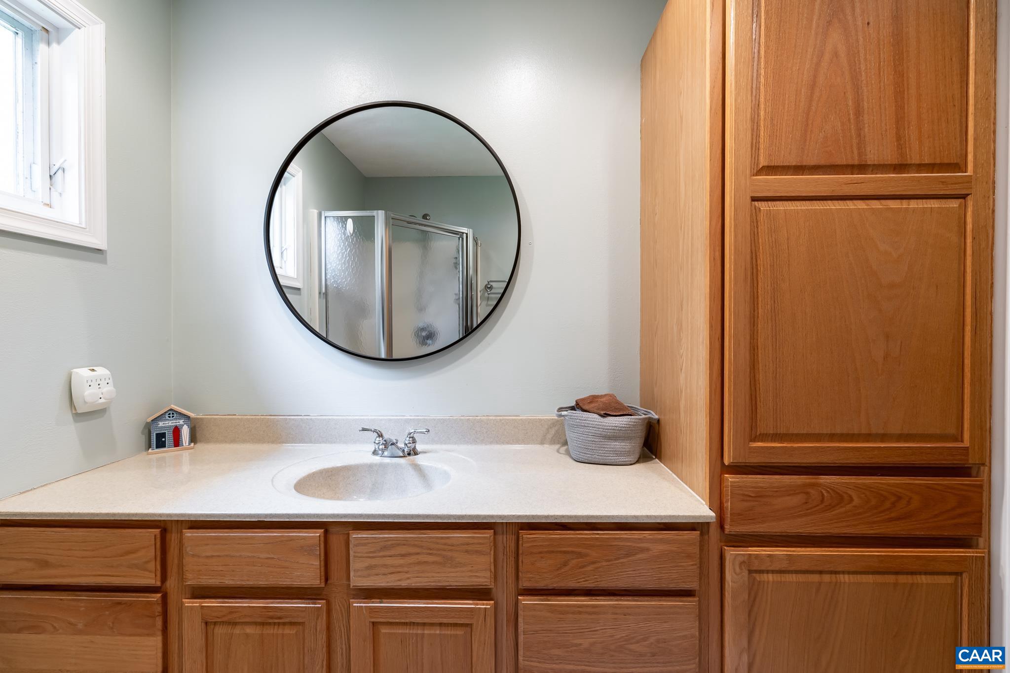 GOLDEN HILLS - Residential