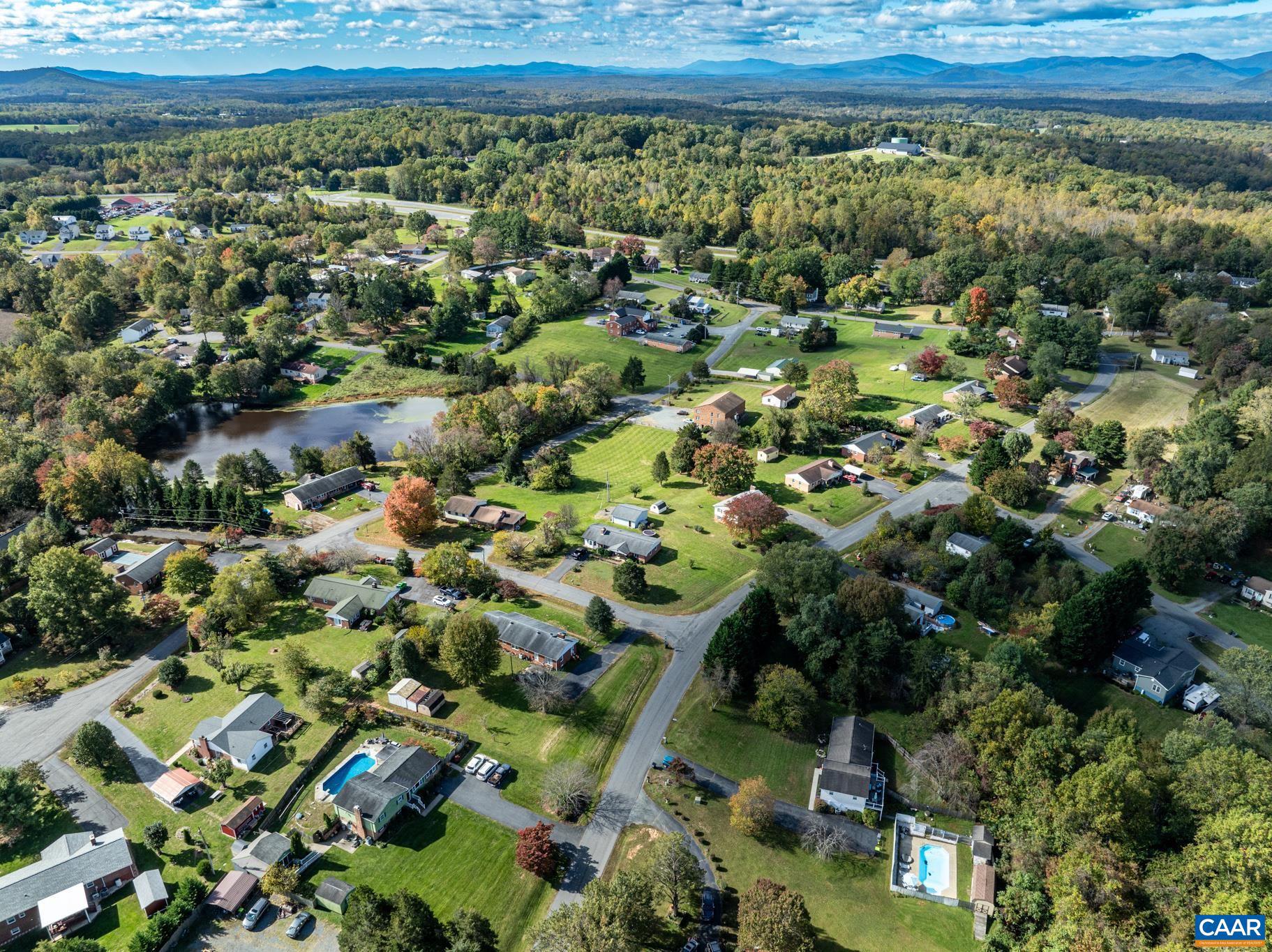 GOLDEN HILLS - Residential