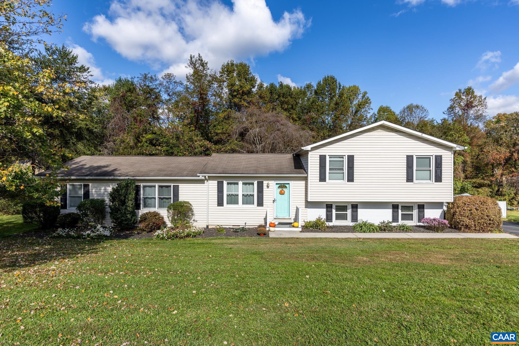 GOLDEN HILLS - Residential