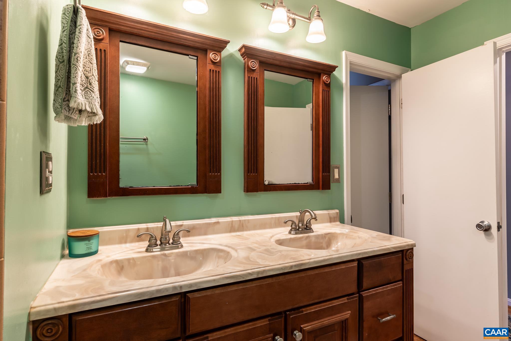 GOLDEN HILLS - Residential