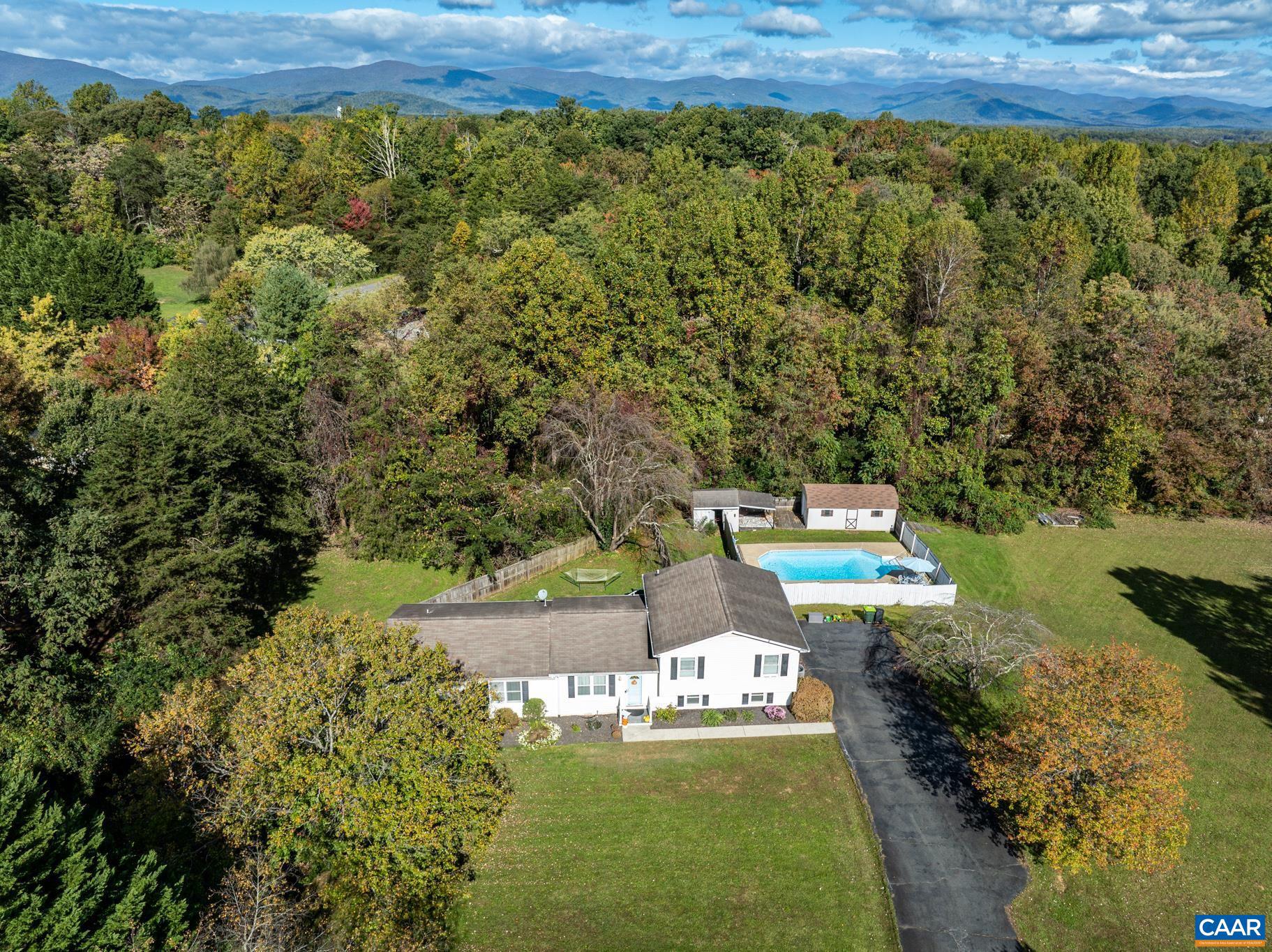 GOLDEN HILLS - Residential