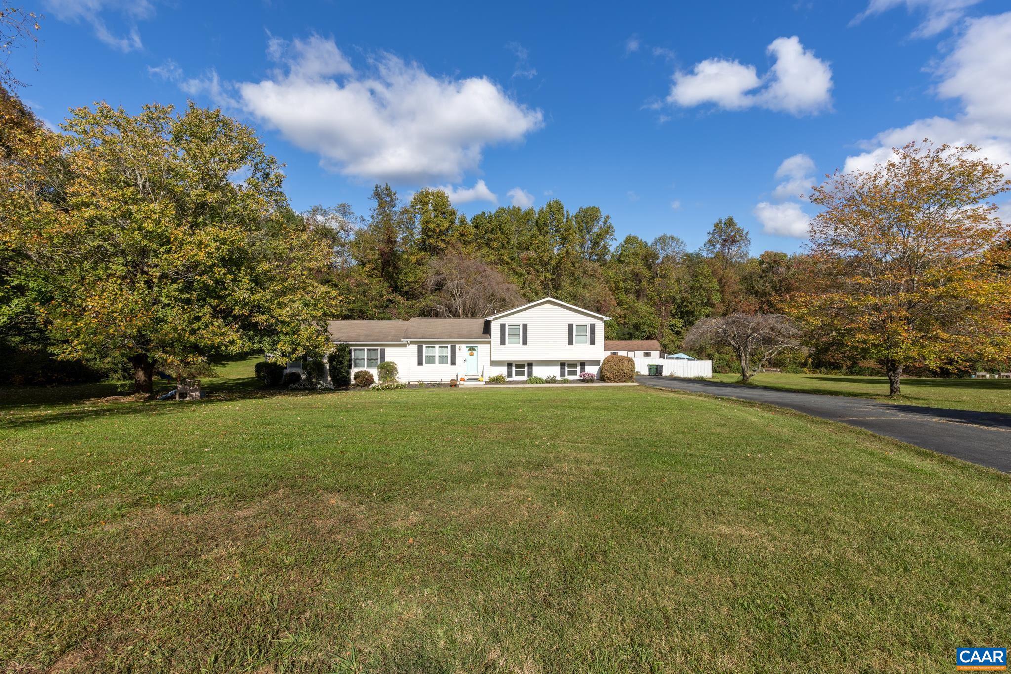 GOLDEN HILLS - Residential