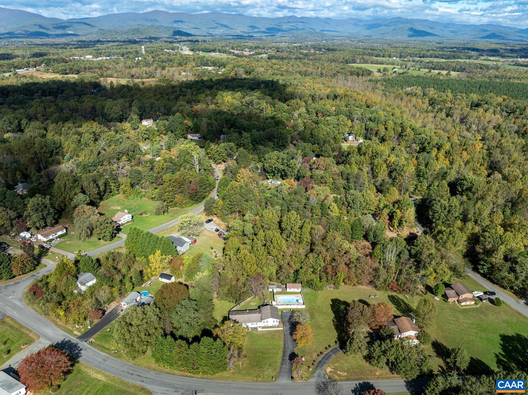 GOLDEN HILLS - Residential