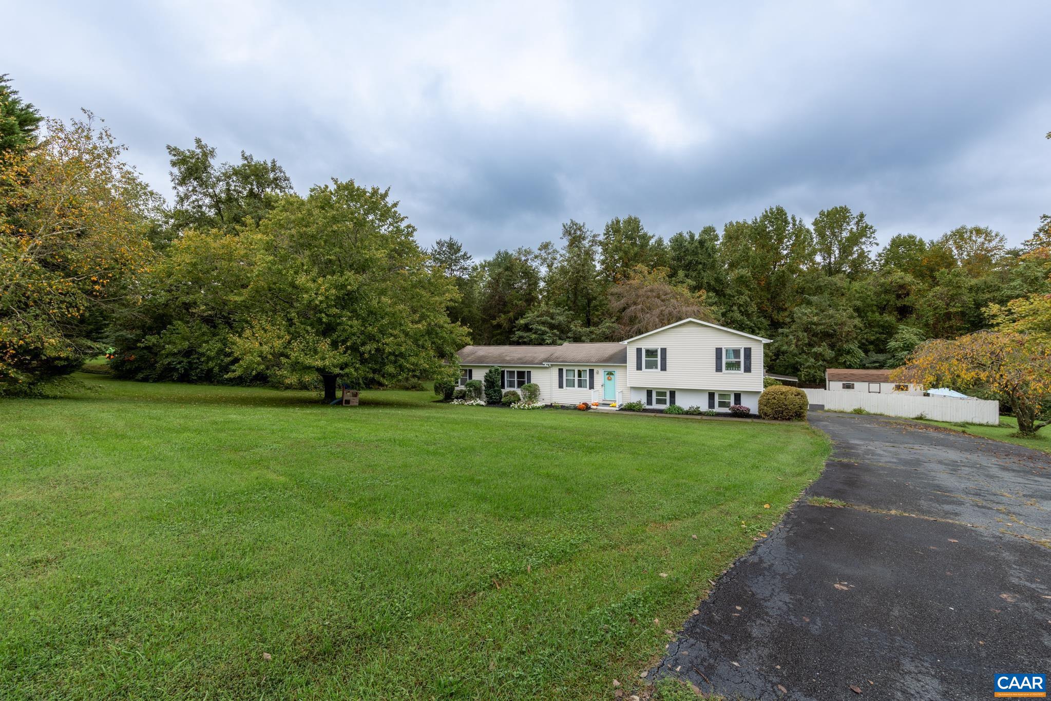 GOLDEN HILLS - Residential