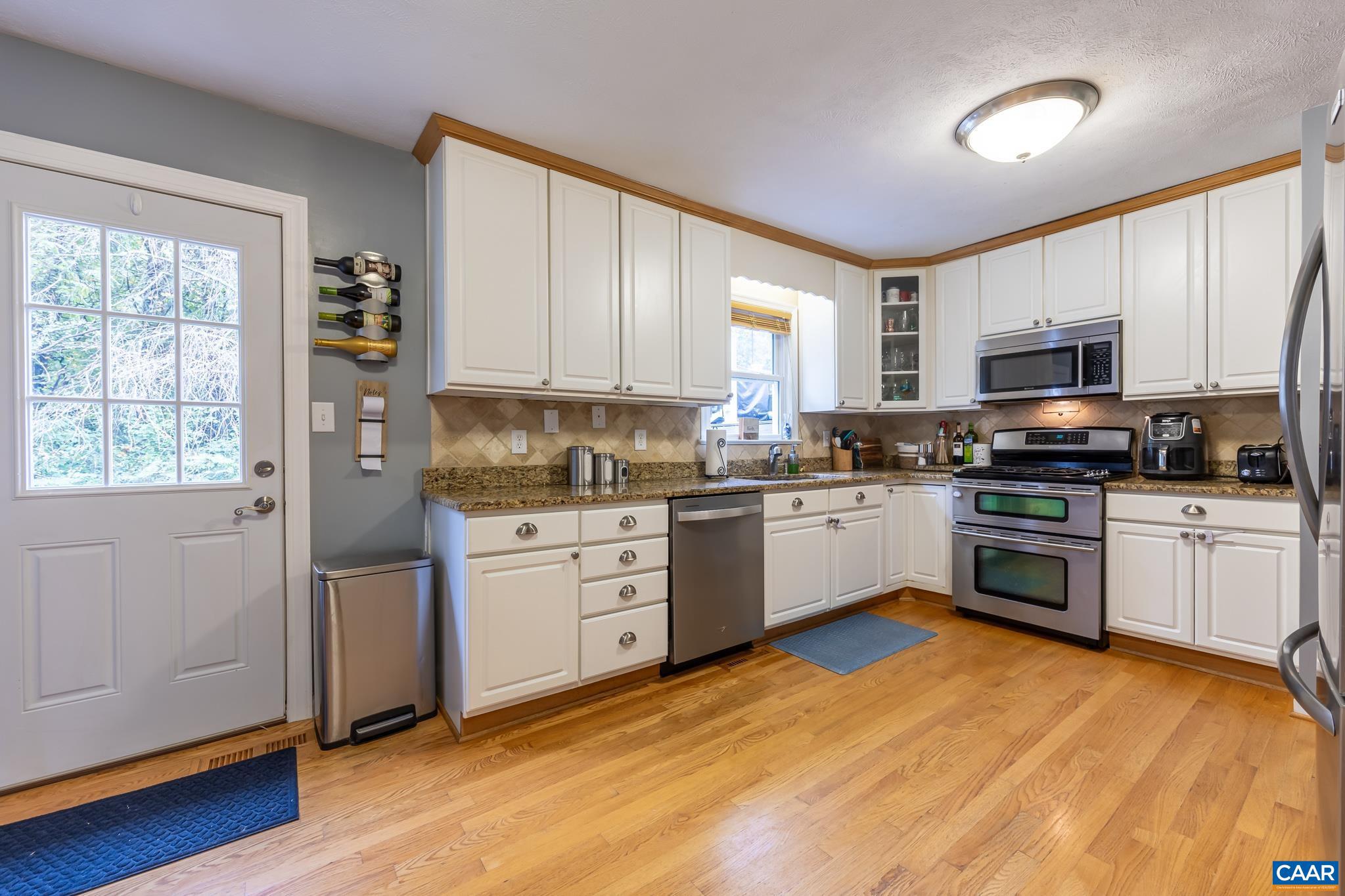 GOLDEN HILLS - Residential