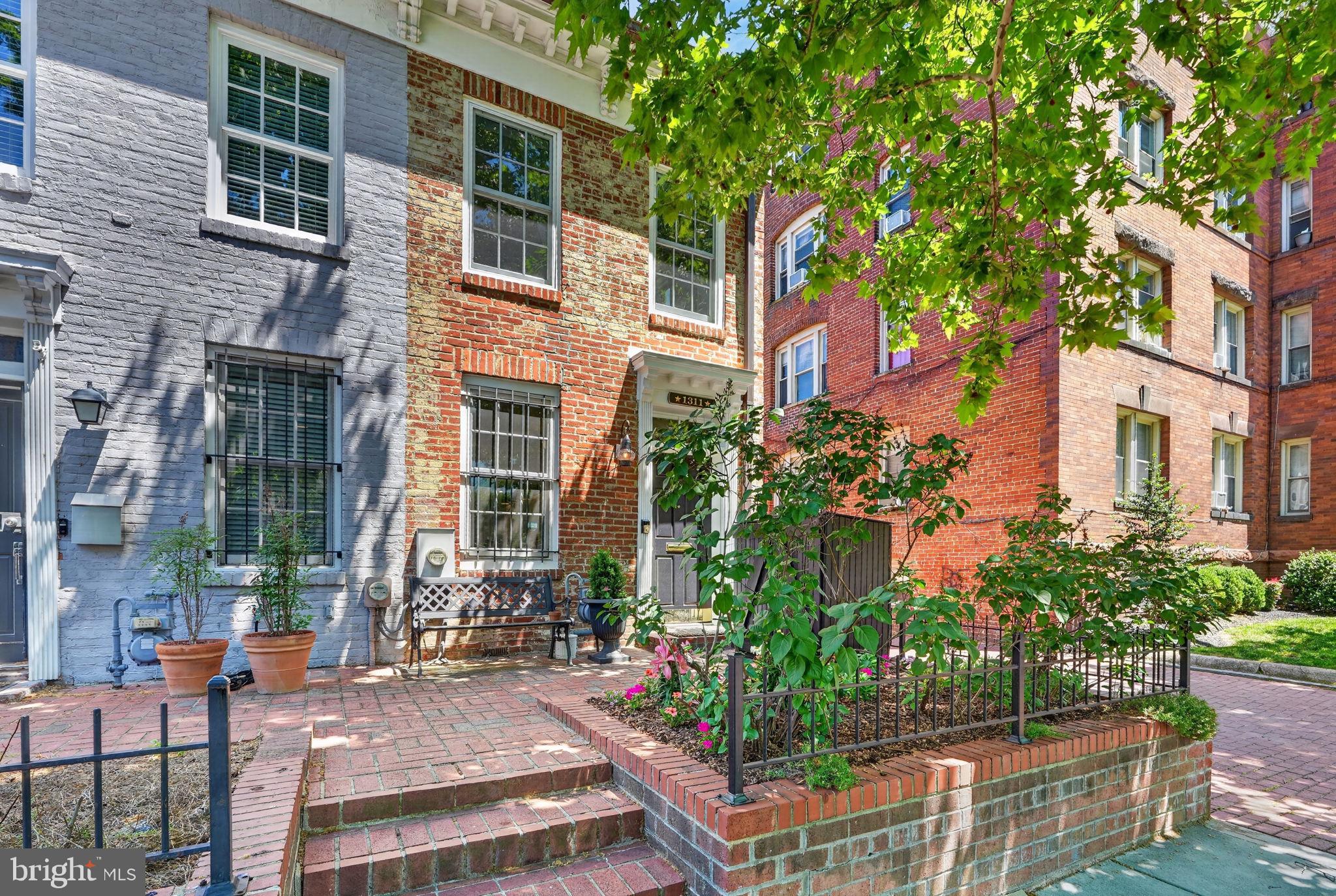 1311 10TH STREET NW