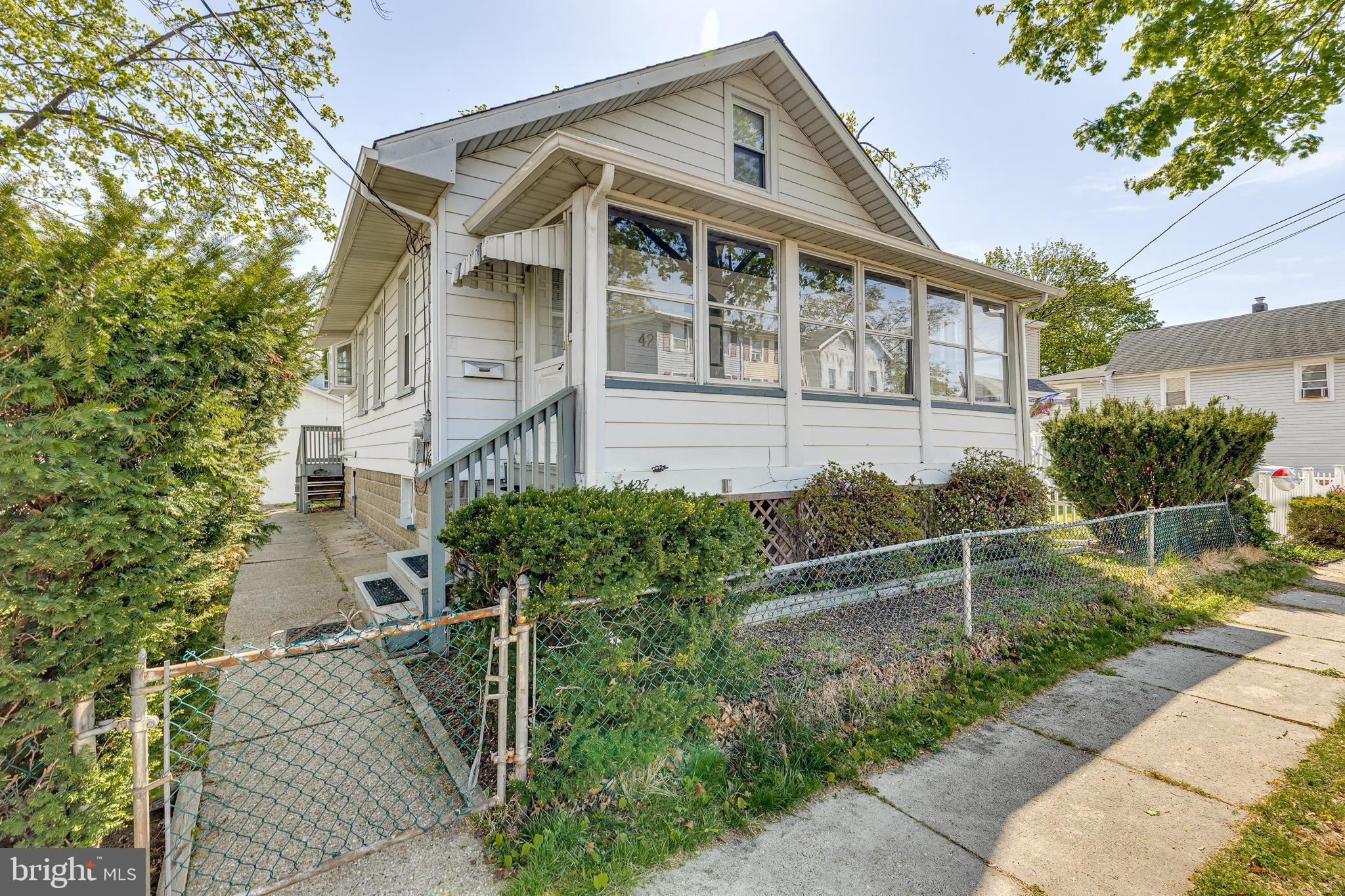 427 BUTTONWOOD STREET